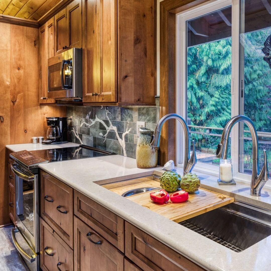 We love a cozy mountain kitchen! How can we help you update your kitchen cabinetry? 

Repost from @showplacecabinets

Edgewater 275 door | Rustic Alder | Pecan with Ebony glaze

#showplacecabinetry #cabin #cabinlife #cabinets #mtnkitchens #mtnkitchen