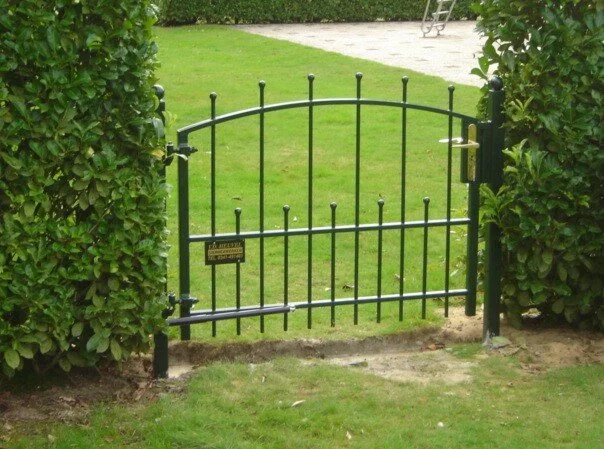 doorloophekje camping de driehoek ermelo.JPG