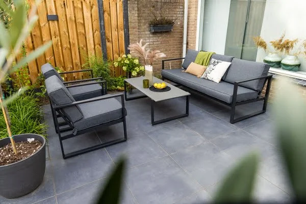 De voordelen van keramische tegels in je tuin