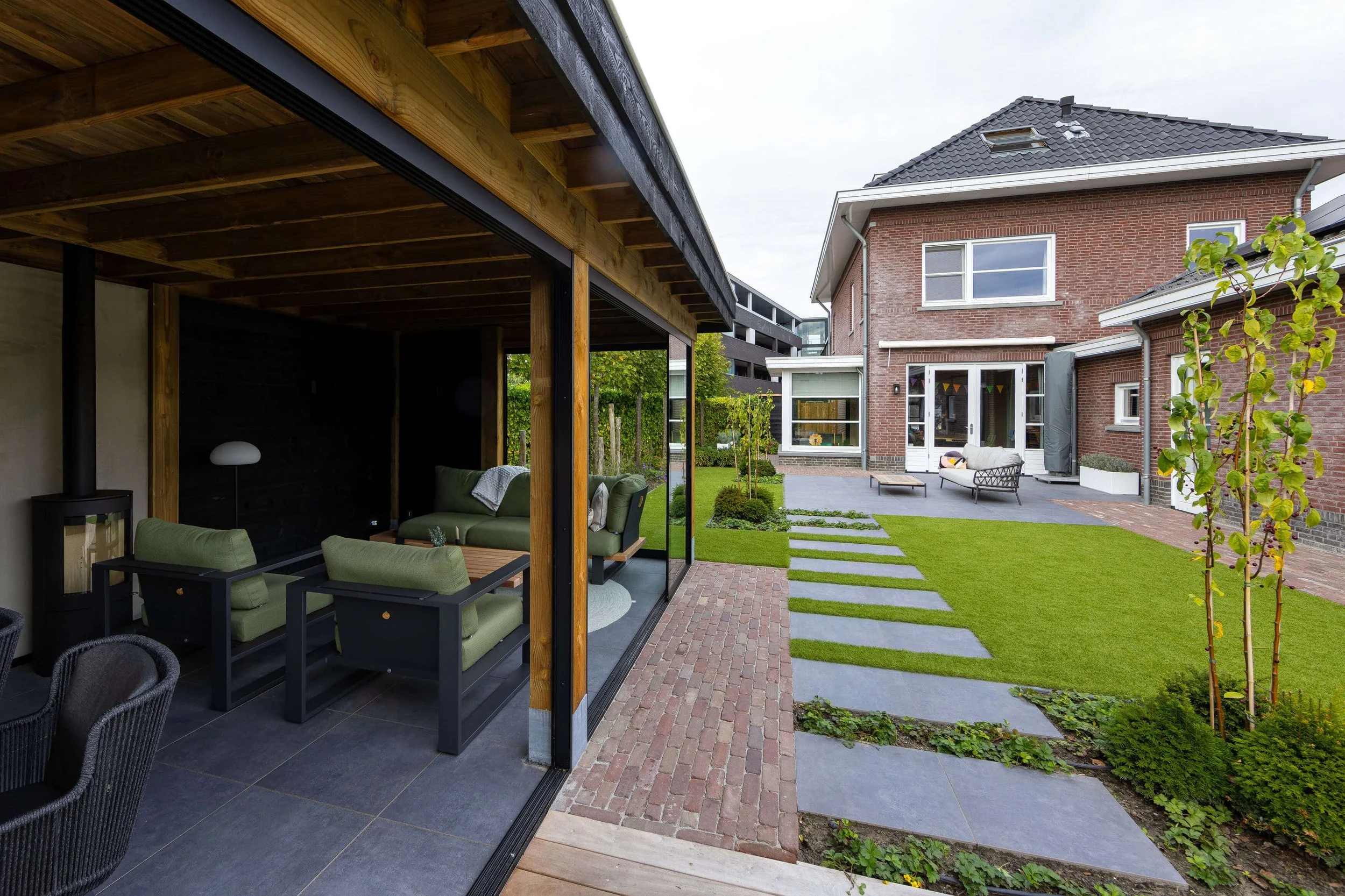 Terras keramische tegels aanleggen