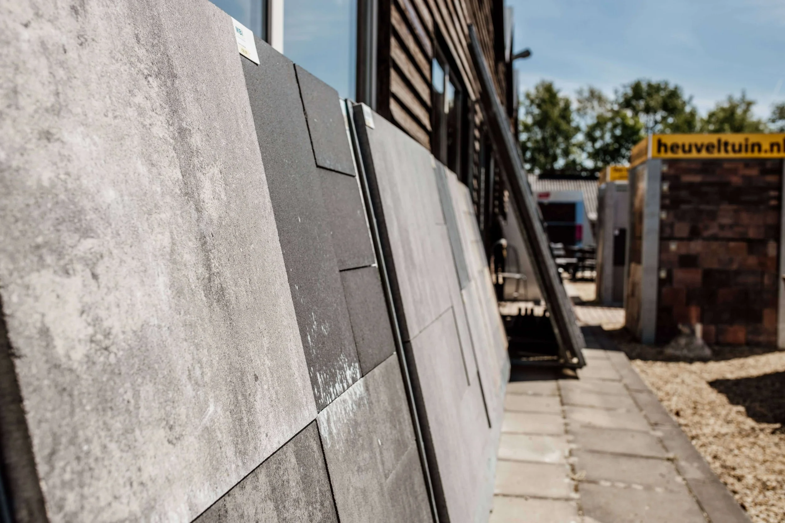 Heuveltuin  - betontegels