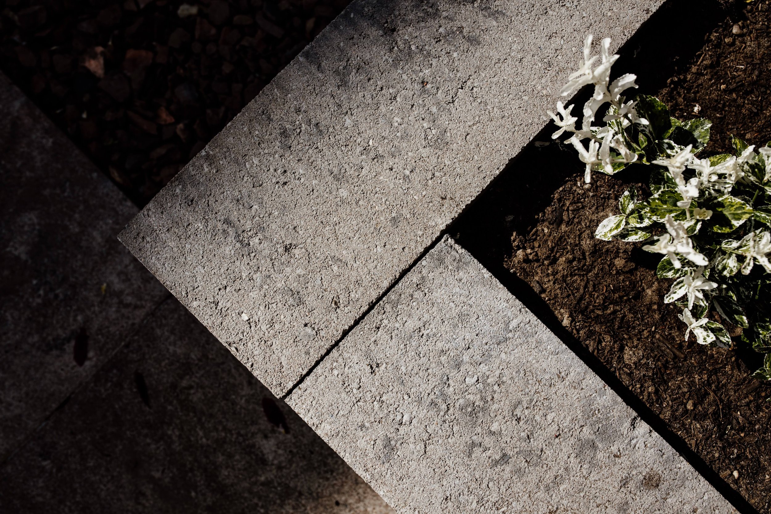 Heuveltuin  - muurelementen - straatwerk