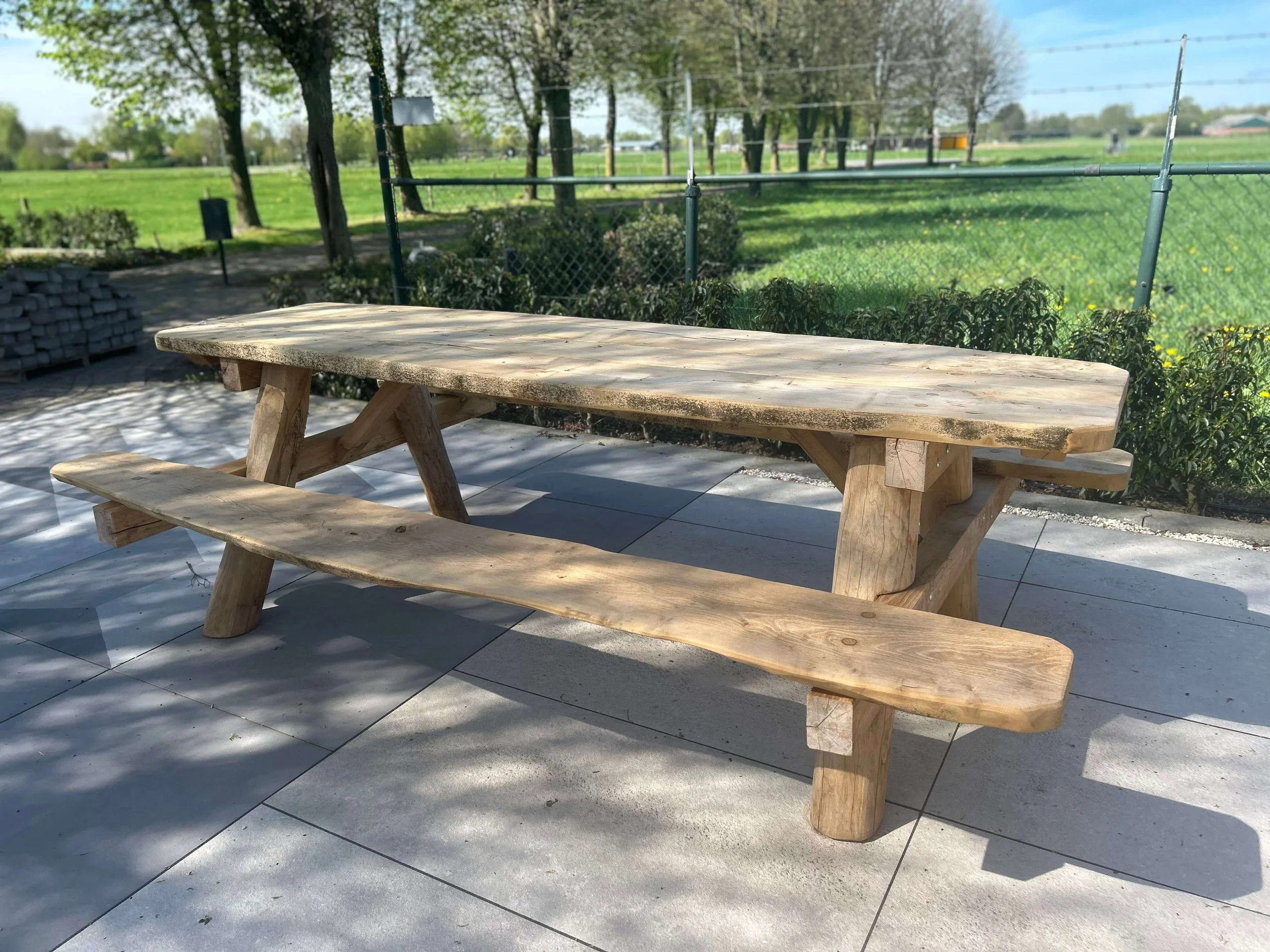 Picknickban hout