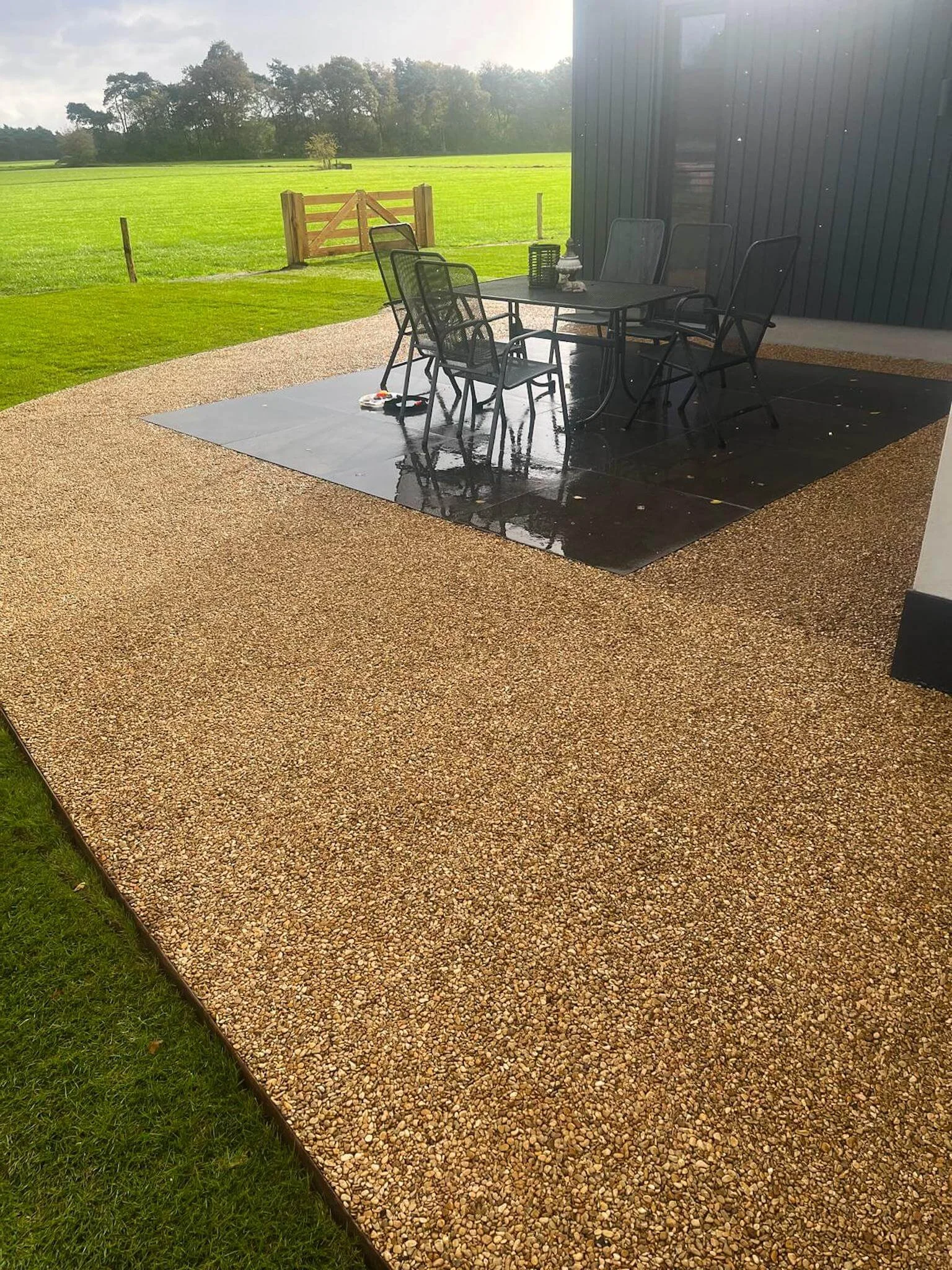 Oprit grind met tegels.jpg