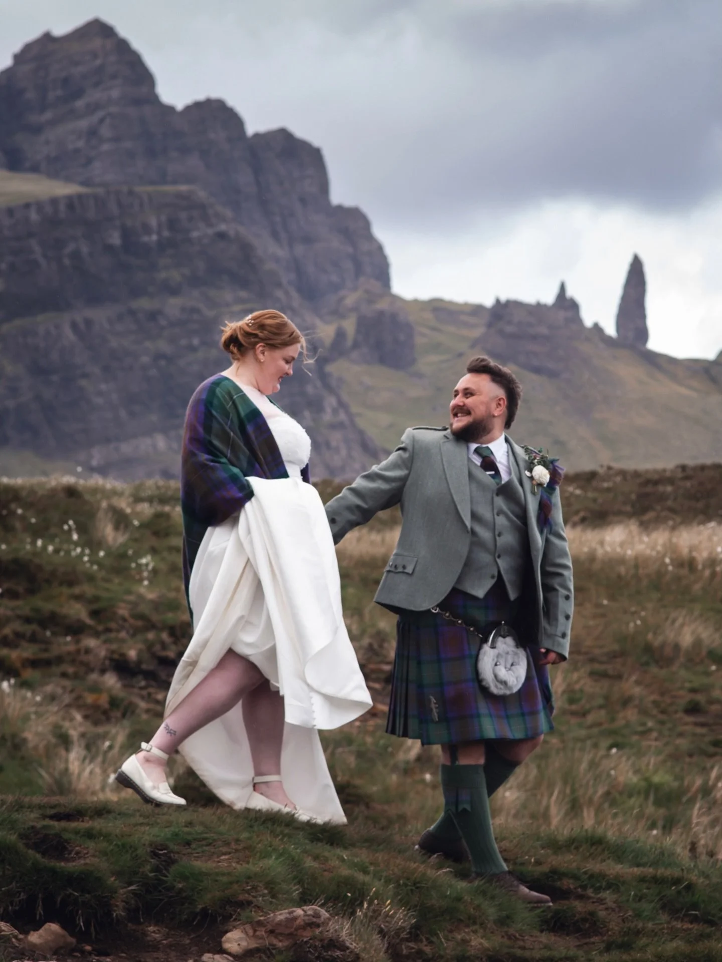 Marc and Rhona said they really wanted the Old Man of Storr in their wedding photos - I said I knew a spot. 
A real highlight of last year, thank you two for having me there to capture your gorgeous memories 🧡