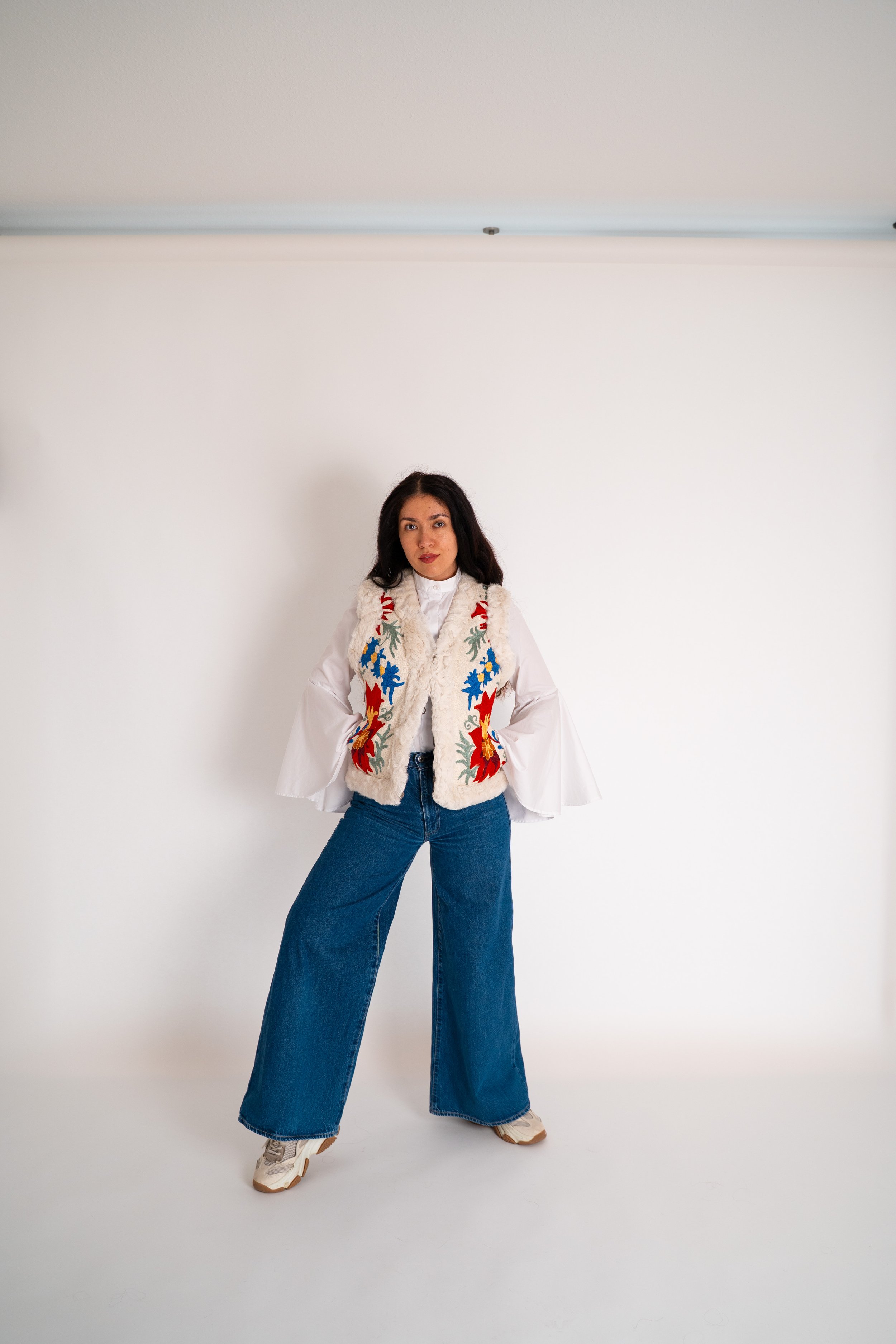 Look_2_3.jpg