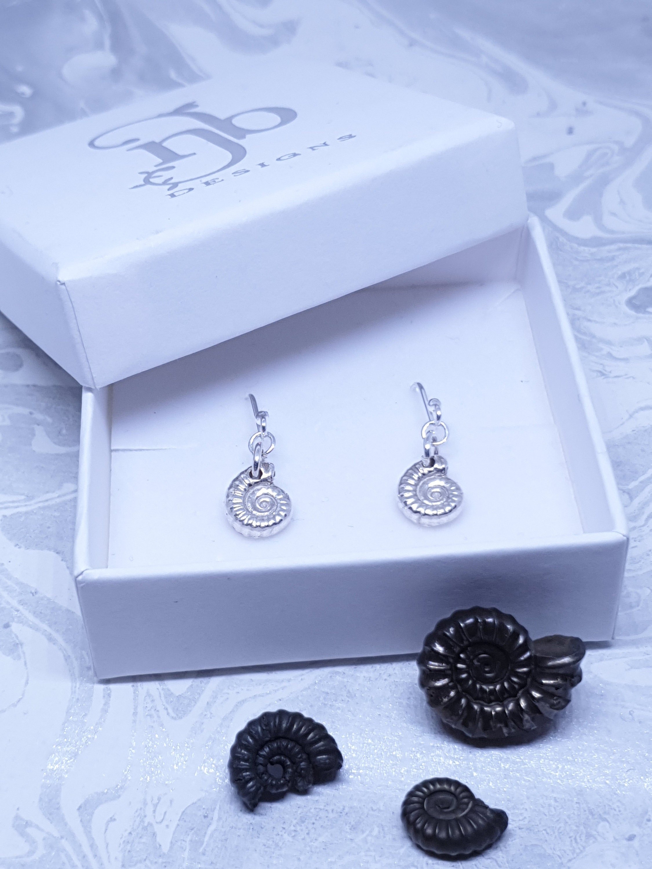 https://i.etsystatic.com/21412572/r/il/f3ccdf/2310312146/il_fullxfull.2310312146_2cqd.jpg