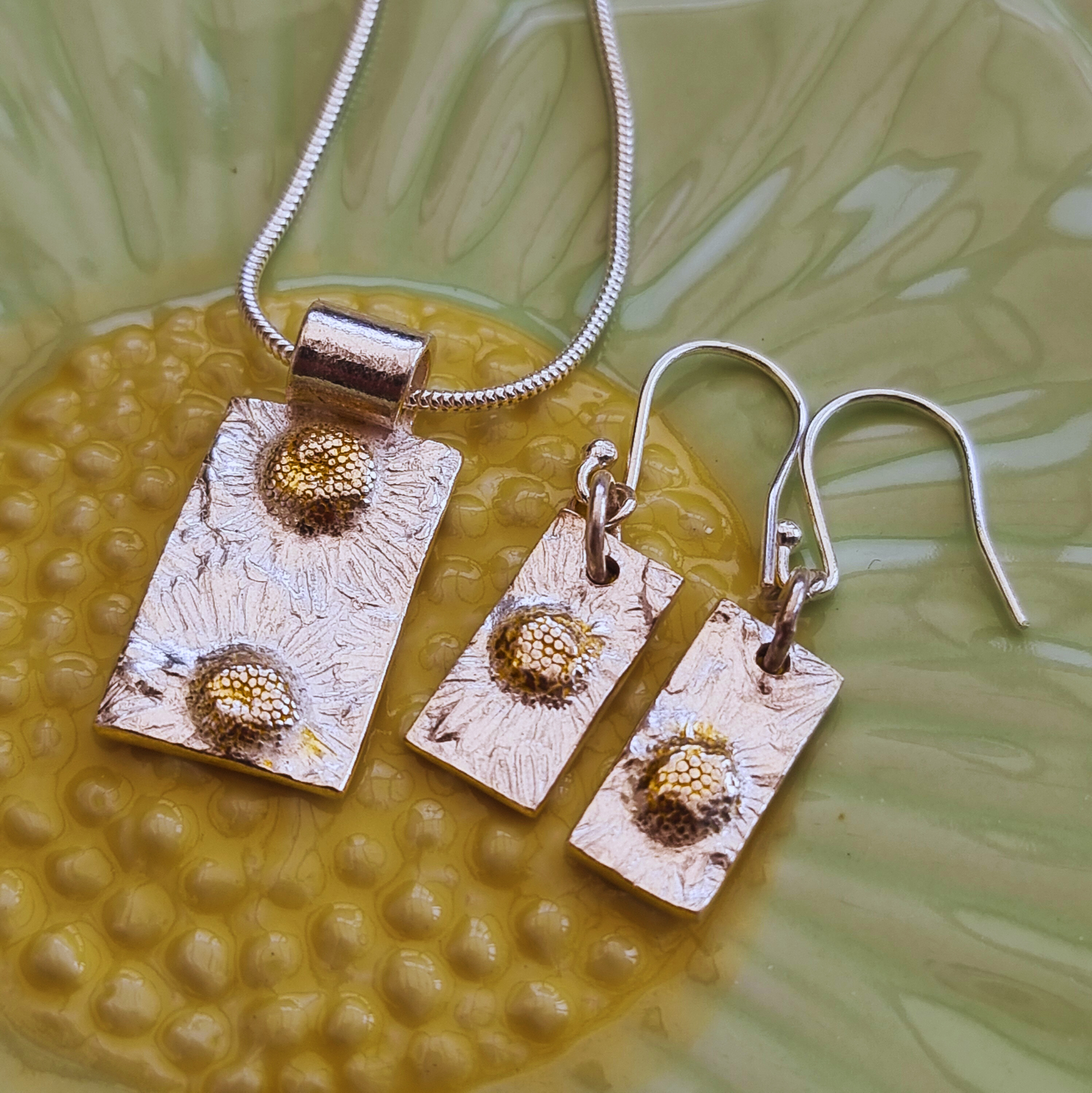 Real daisy silver and gold Necklace and earrings gift set.png
