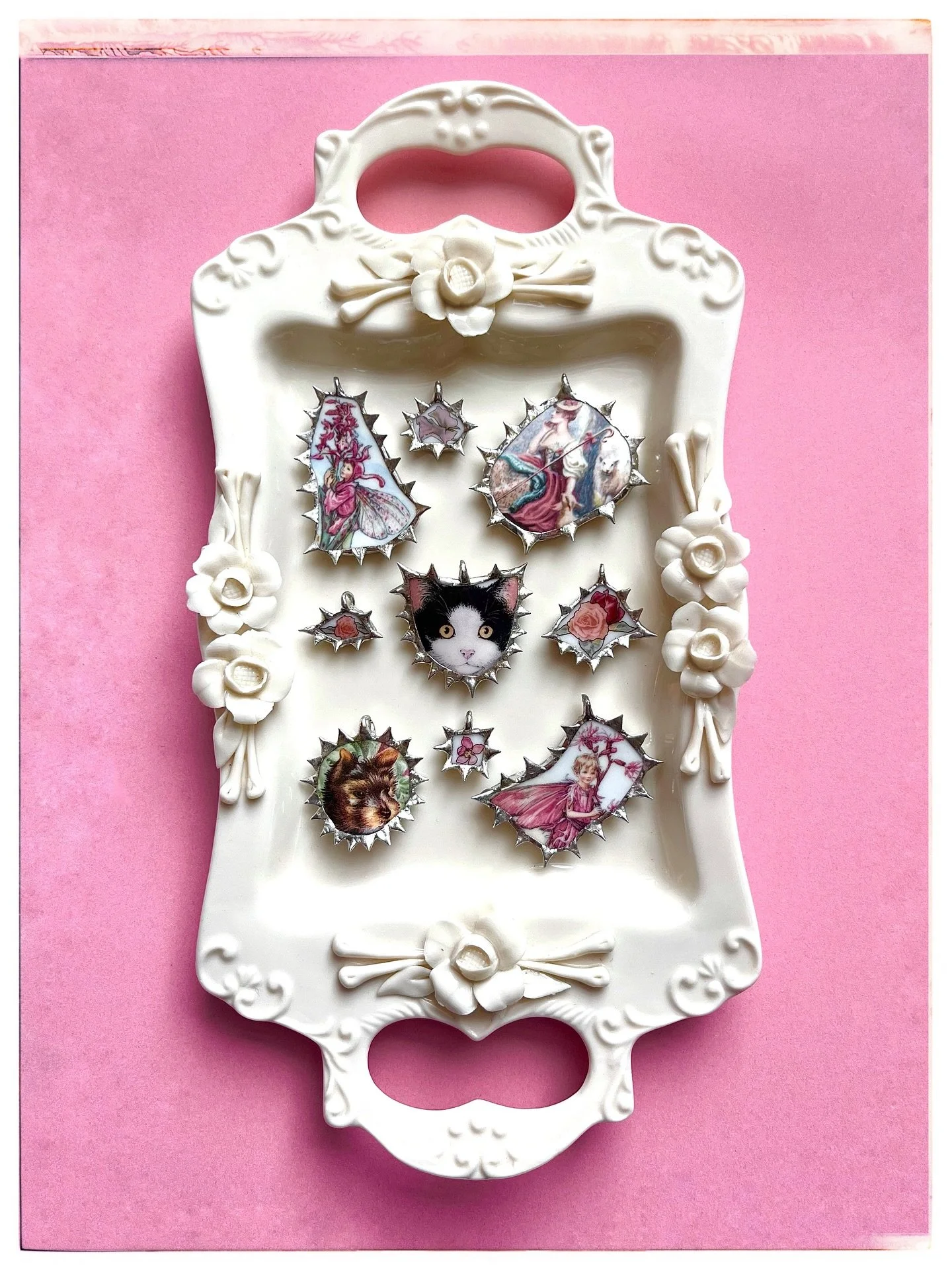 𝕿𝖍𝖎𝖓𝖌𝖘 𝖙𝖔 𝖑𝖔𝖛𝖊 𝖎𝖓 𝖙𝖍𝖎𝖘 𝖜𝖔𝖗𝖑𝖉 🗝️- roses, cats, dogs, fairies, sweet peas, blossom flowers. I love that I get to work with these beautiful images 💓 online now ⛓️&zwj;💥