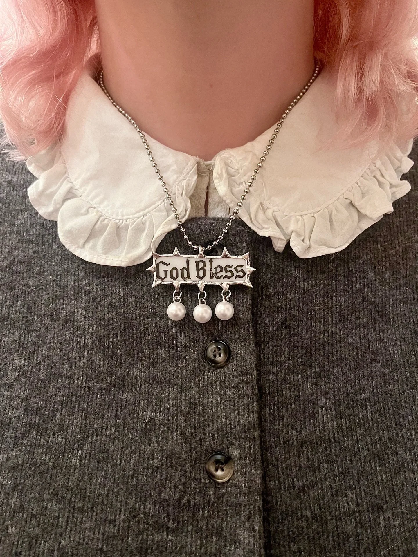 God Bless 🕯️- This pendant sold straight away but I loved making it so much I wish to take this moment to commit it to the grid! I made this pendant from a saucer of which the main house print was beginning to look a tad tired and faded. The last sl
