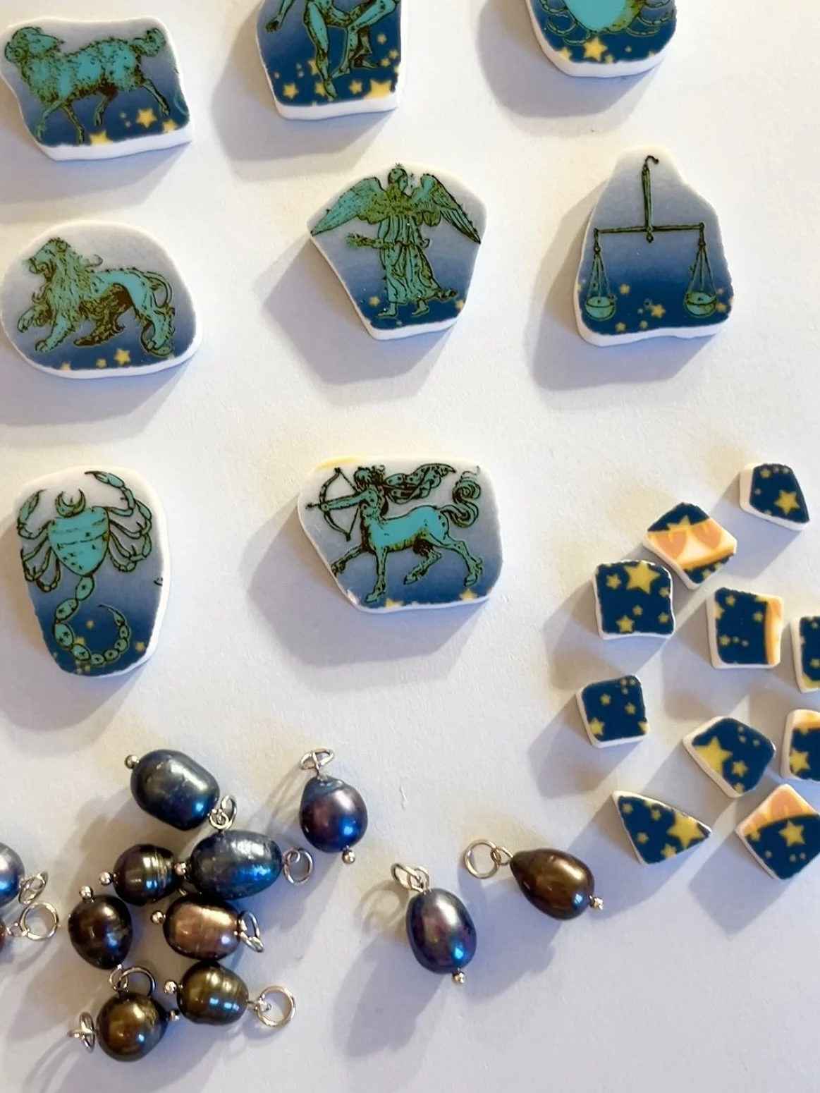 The behind the scenes making of 𝕿𝔥𝖊 𝕬𝔰𝖙𝔯𝖔𝔩𝖔𝔤𝖞 𝕮𝔬𝖑𝔩𝖊𝔠𝖙𝔦𝖔𝔫 . Eleven necklaces and three pairs of earrings all made from one plate. 🌚

The link is in my bio to see the very few remaining necklaces and earrings 🌛✨