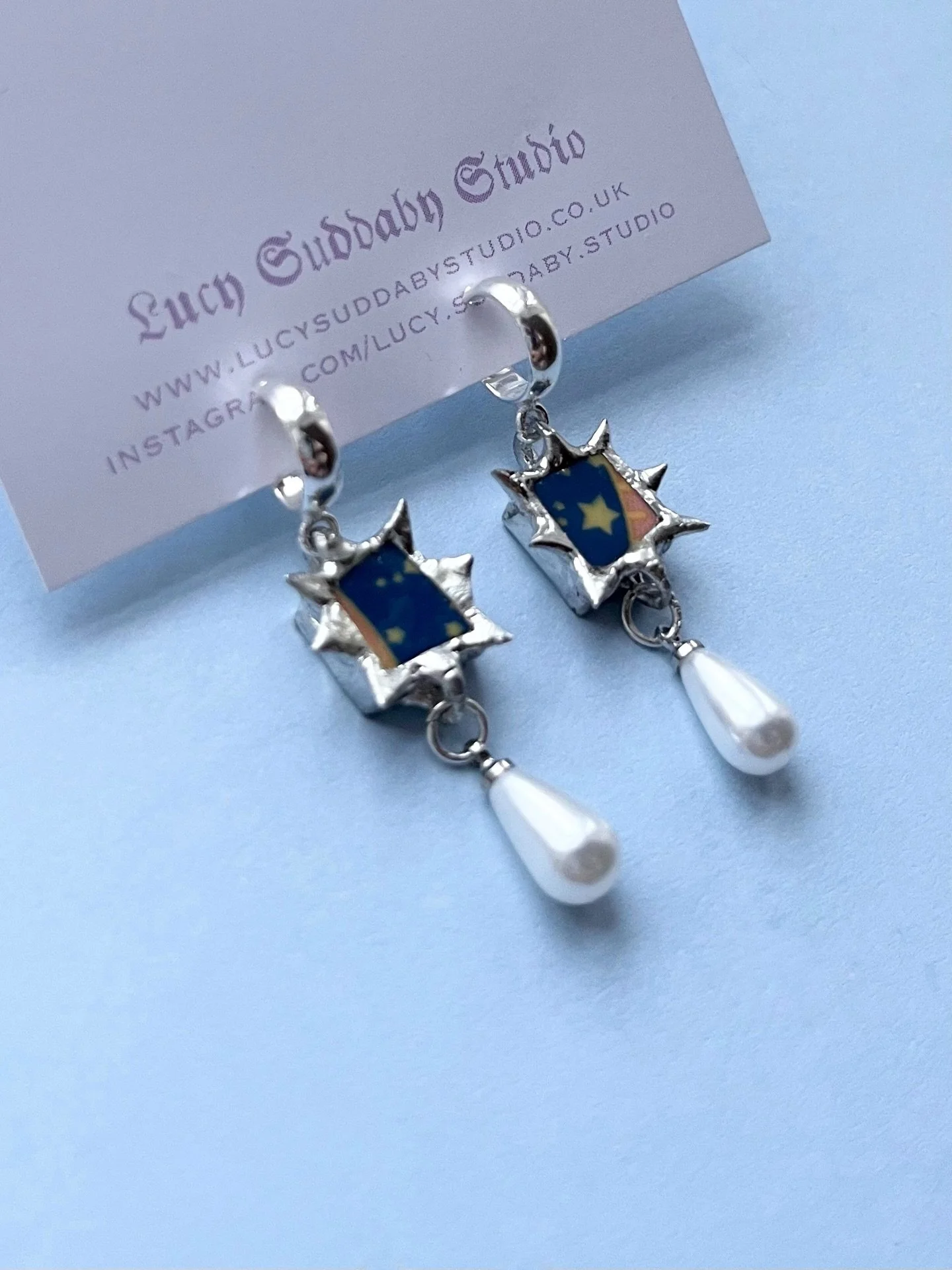 𝕿𝔥𝖊 𝕬𝔰𝖙𝔯𝖔𝔩𝖔𝔤𝖞 𝕮𝔬𝖑𝔩𝖊𝔠𝖙𝔦𝖔𝔫 earrings 🌚🤍 - it has been an absolute PLEASURE to break something from the Daily Mail corporation :)

These earrings are sterling silver studded so they are suitable even for sensitive ears 

The link 