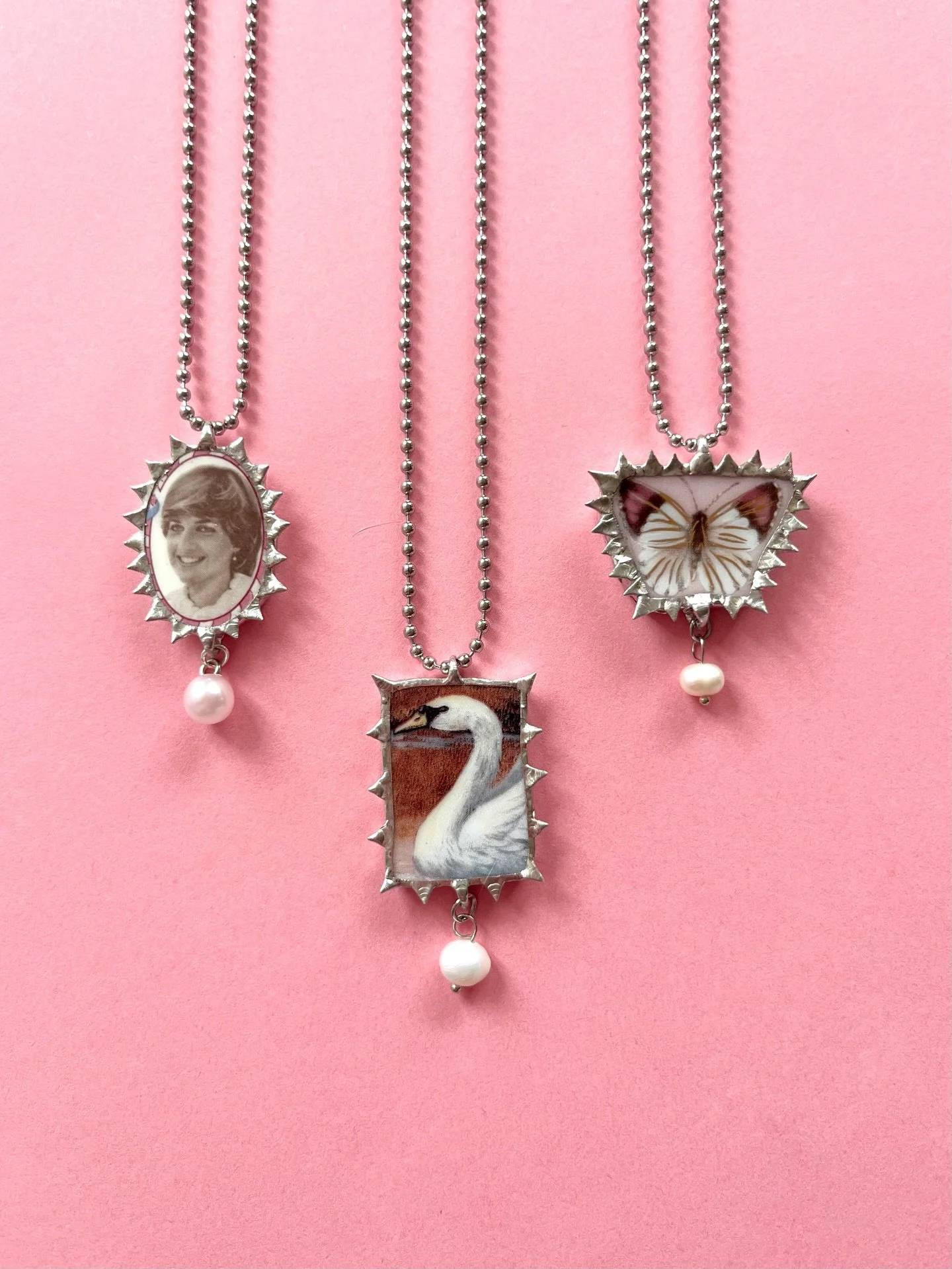 The 𝕾𝖕𝖗𝖎𝖓𝖌 𝖀𝖕𝖉𝖆𝖙𝖊 🏰⛓️🪽 is now live with earrings, pendants, a clip and a charm necklace 🐇🤍🪽⛓️ hope you love! 

#handmadejewelry #silverjewellery