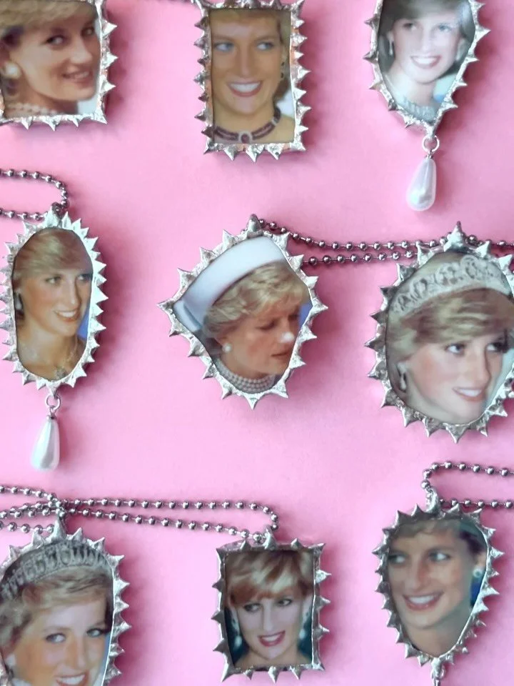 𝕿𝖍𝖊 𝕻𝖊𝖔𝖕𝖑𝖊&rsquo;𝖘 𝕻𝖗𝖎𝖓𝖈𝖊𝖘𝖘 🐩🩷🧷🐩- the new update is now live ⛓️&zwj;💥 This will be the last People&rsquo;s Princess update for a while as I will be working on other projects so get one while you can! 🌟

#princessdiana #handmad