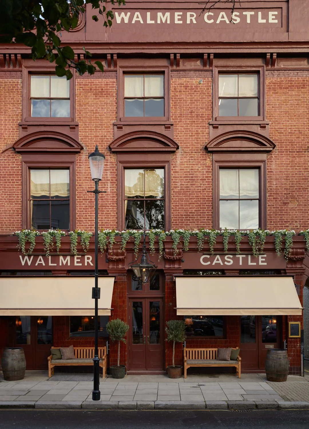 Walmer Castle, Notting Hill — Isabella Worsley Commercial & Residential Design