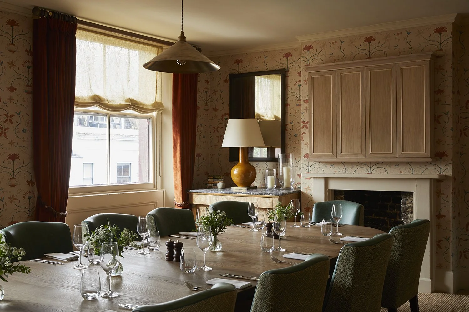 Walmer Castle, Notting Hill — Isabella Worsley Commercial & Residential Design