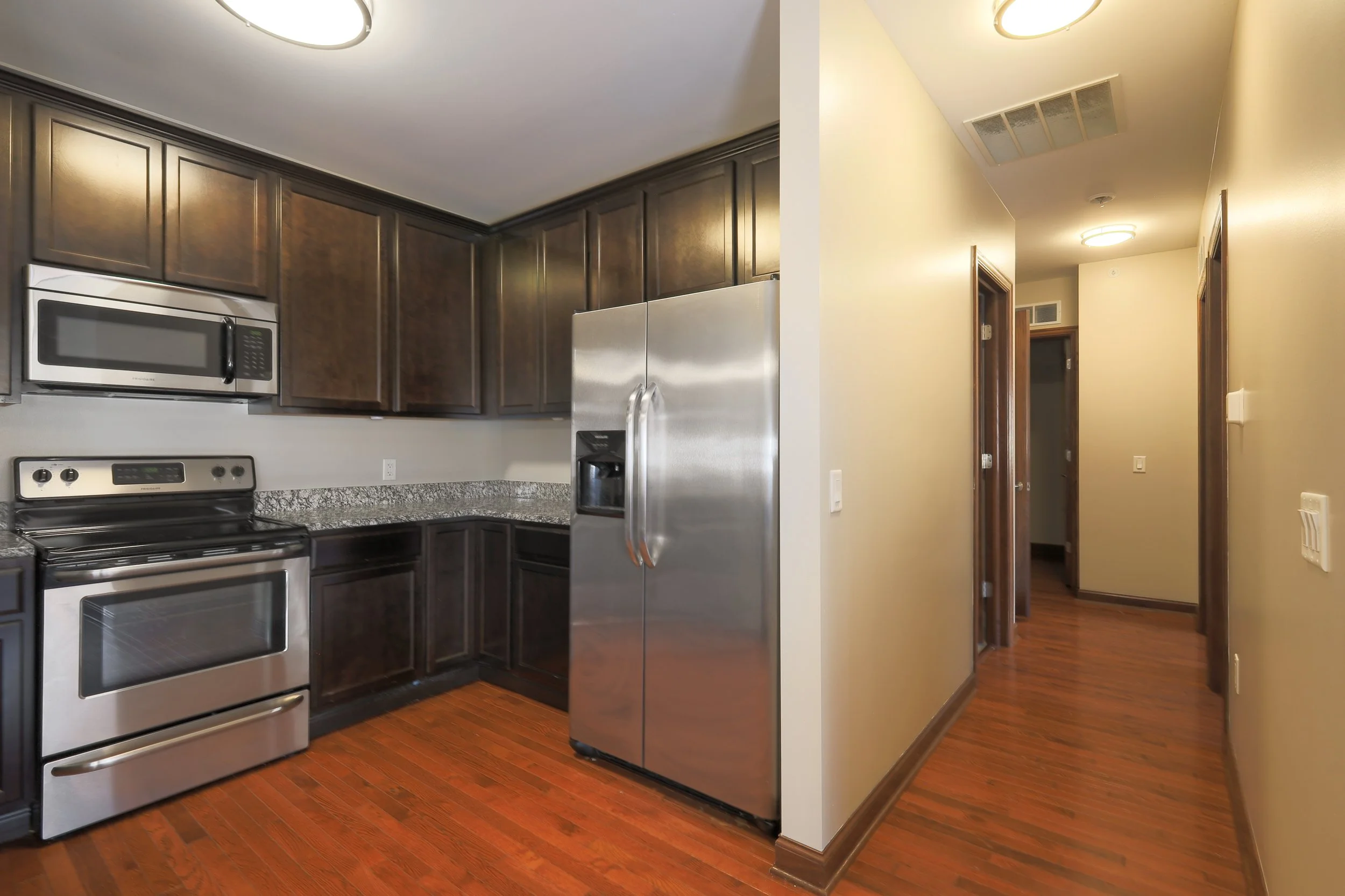 JEFF_204_Kitchen_NoCounter-1_1205.jpg