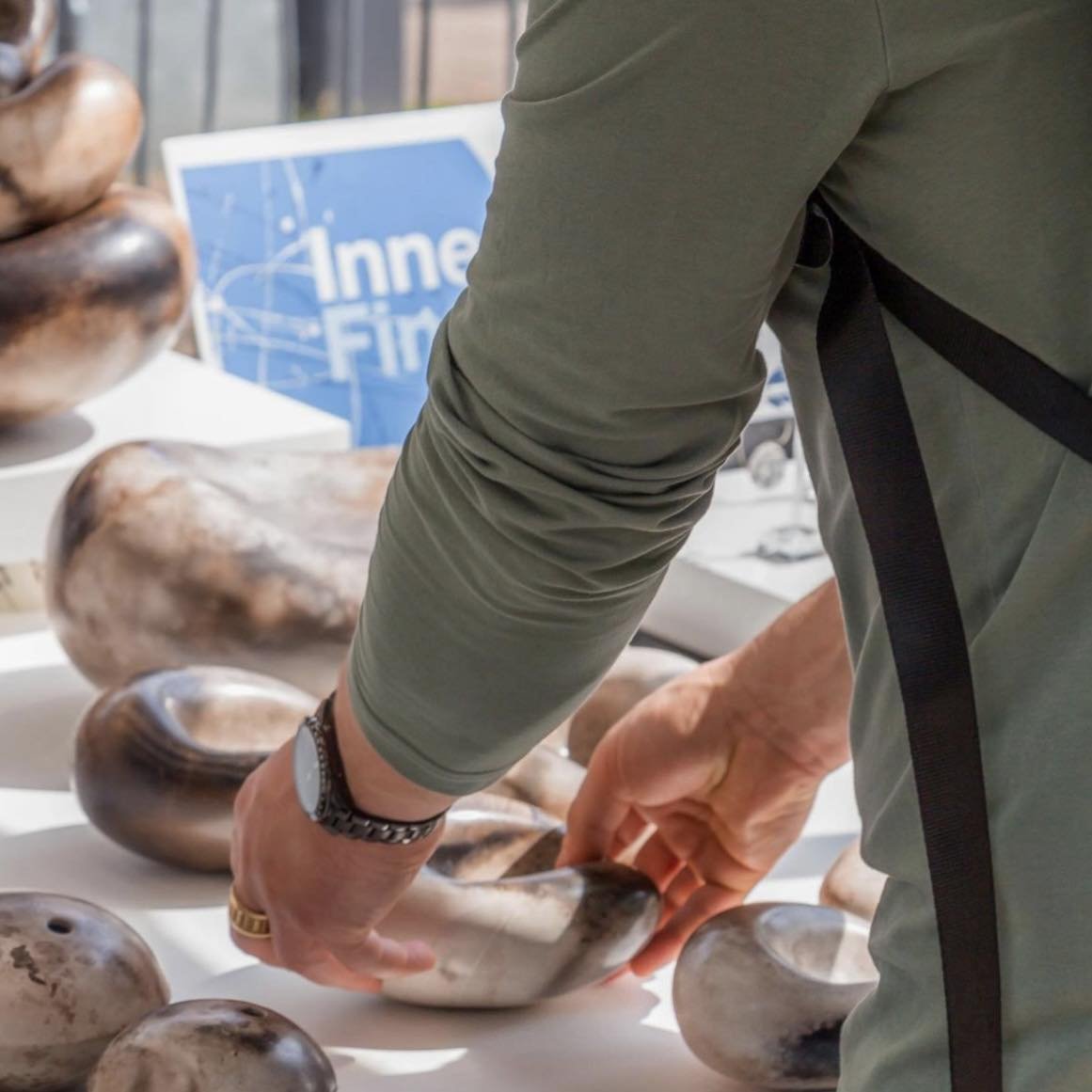 It&rsquo;s Ceramics In Charnwood this weekend. 80 potters selling their wares in Loughborough market place from 10-4. 

Isn&rsquo;t this a lovely photo shared by @ceramicsincharnwood  of someone enjoying my sculptures last year. 

  #ceramicsincharnw
