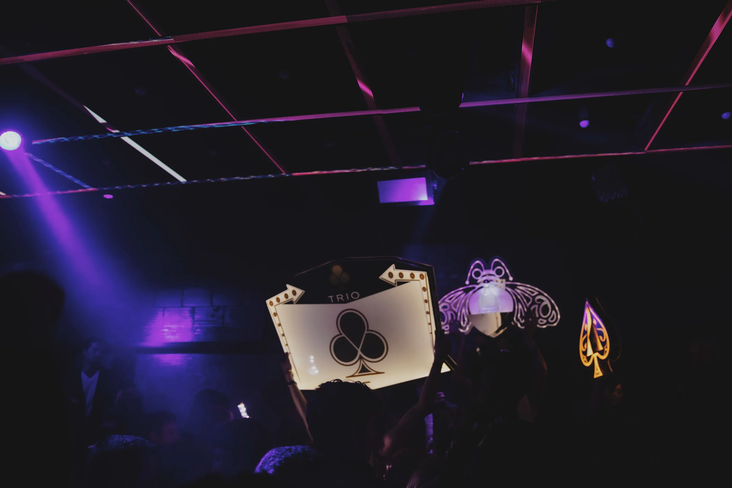 VIP TABLE SERVICE — Trio