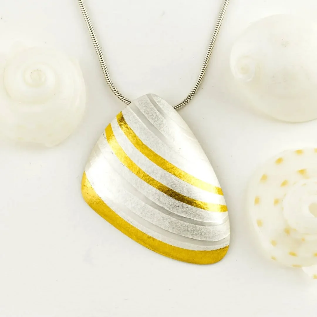 I think of Naiyang Beach in Thailand as my beach 😅  It was a place where I spent many hours walking and paddling at sunrise. A perfect antidote to a busy teaching term. These experiences inspire my Naiyang collection, hopefully conveying the calming