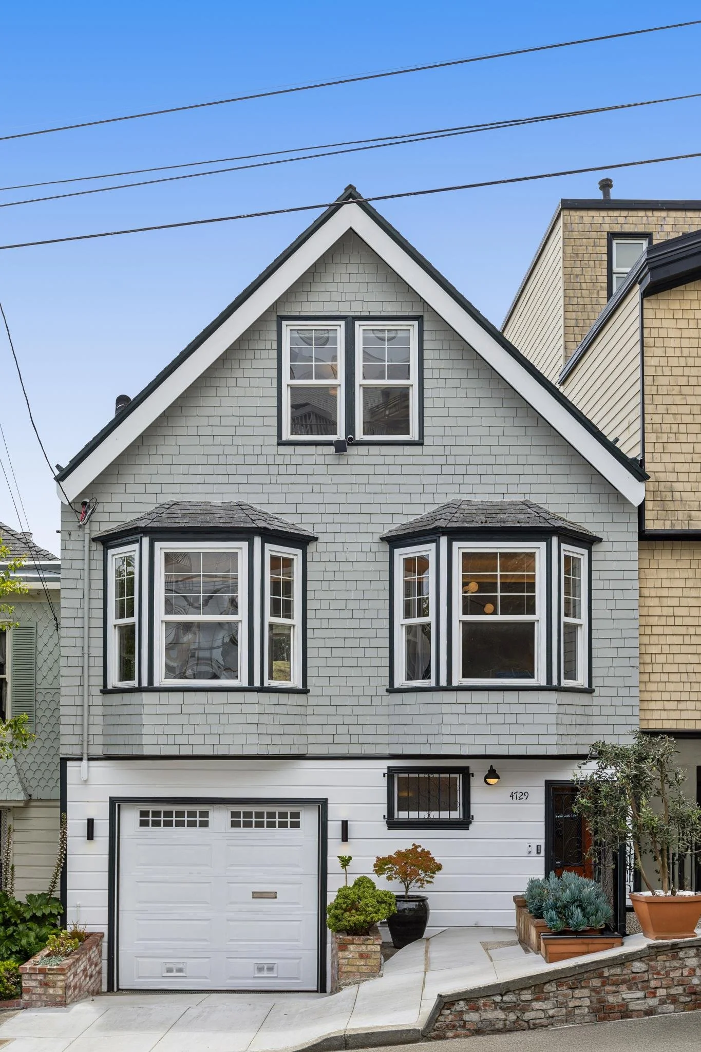 4729-18th-street.91451.phr.001.web.jpg