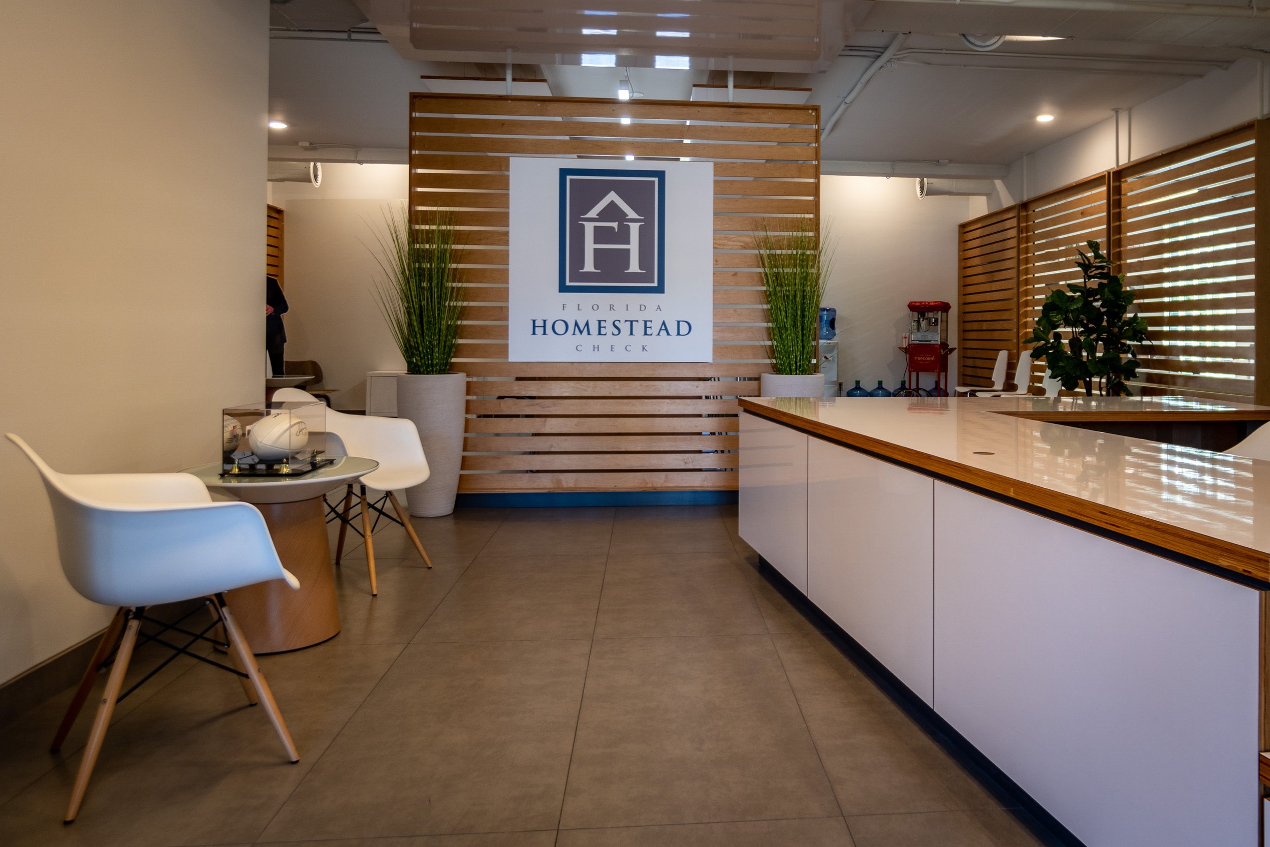 Making a Statement: Feature Walls and Office Décor That Impress
