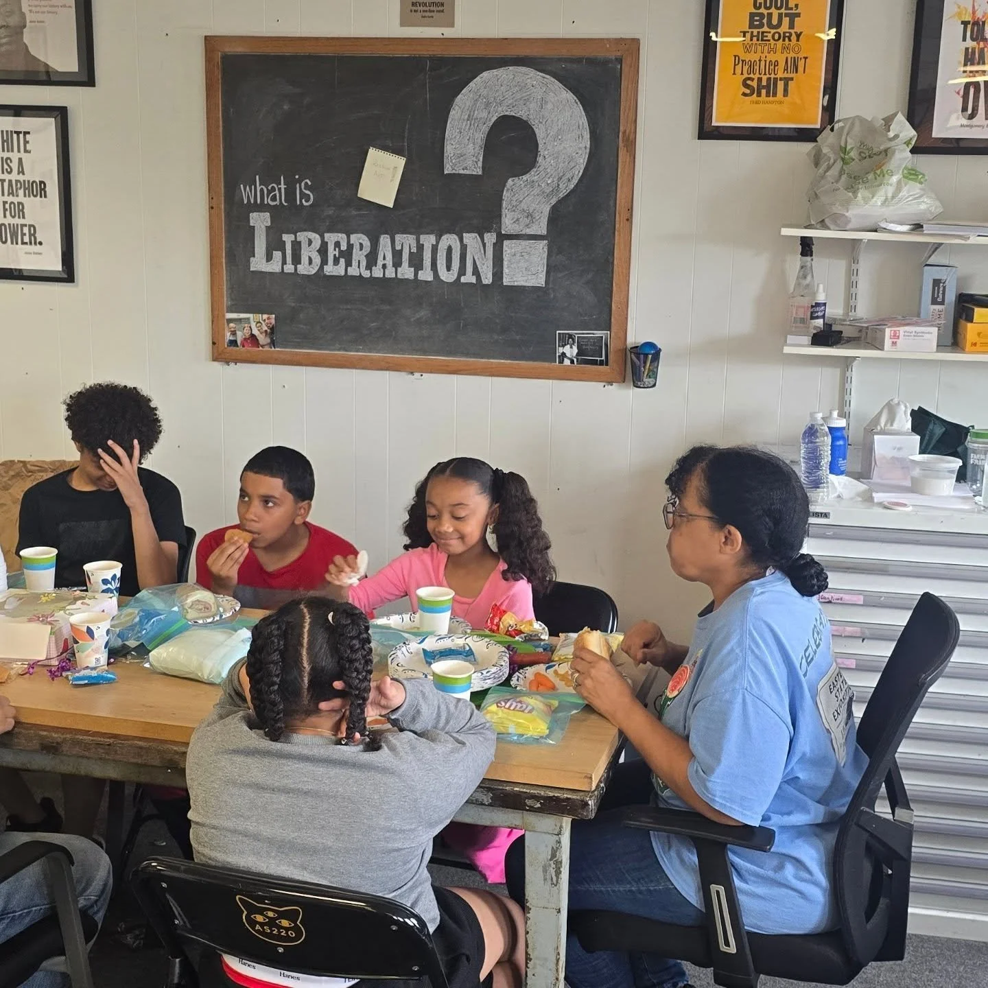 A day of liberation art making here at the BIDON COMMUNITY PRINT &amp; DESIGN STUDIO. It really was a good day.🤩🫠💞❣️