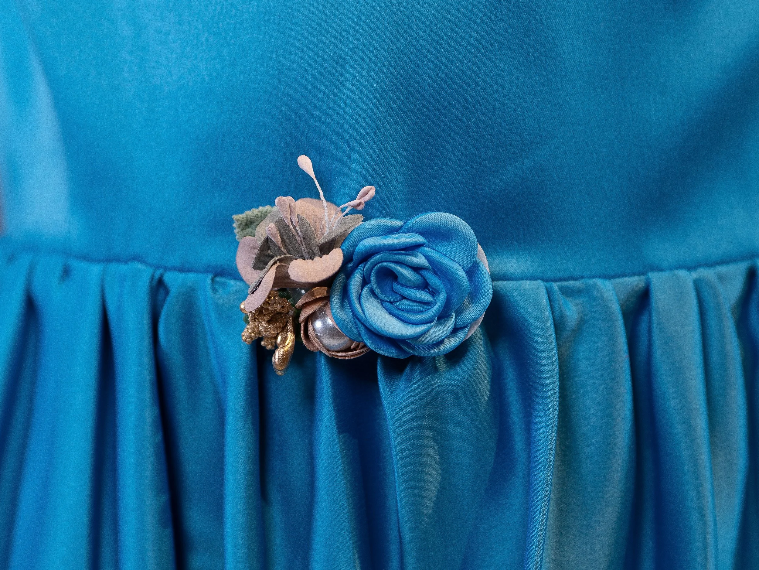 SWEETHEART Girls Boat Neck A-Line Ruffled Sleeveless Summer Dress With Flower Detail