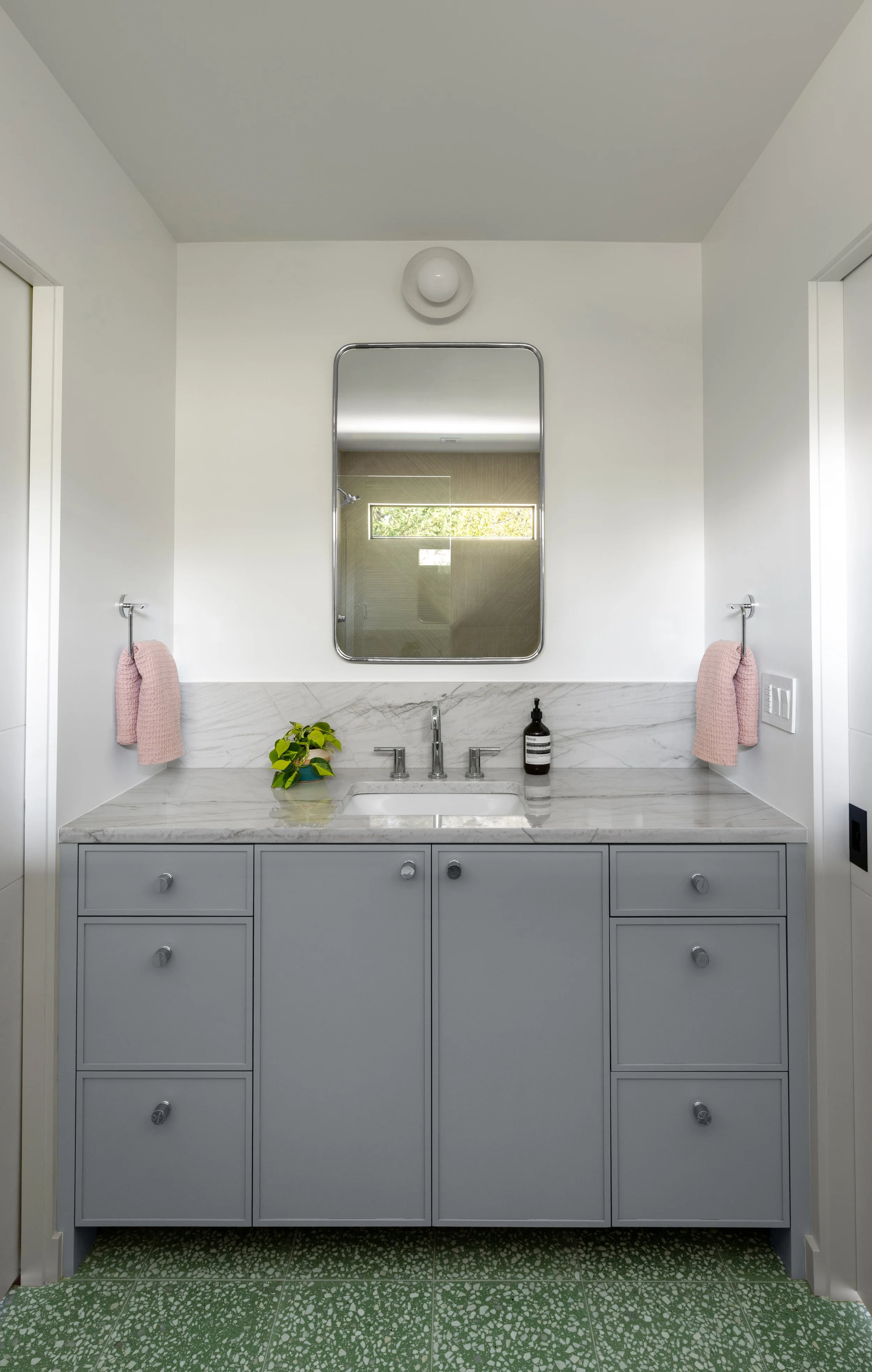 Bathroom_2_2.jpg