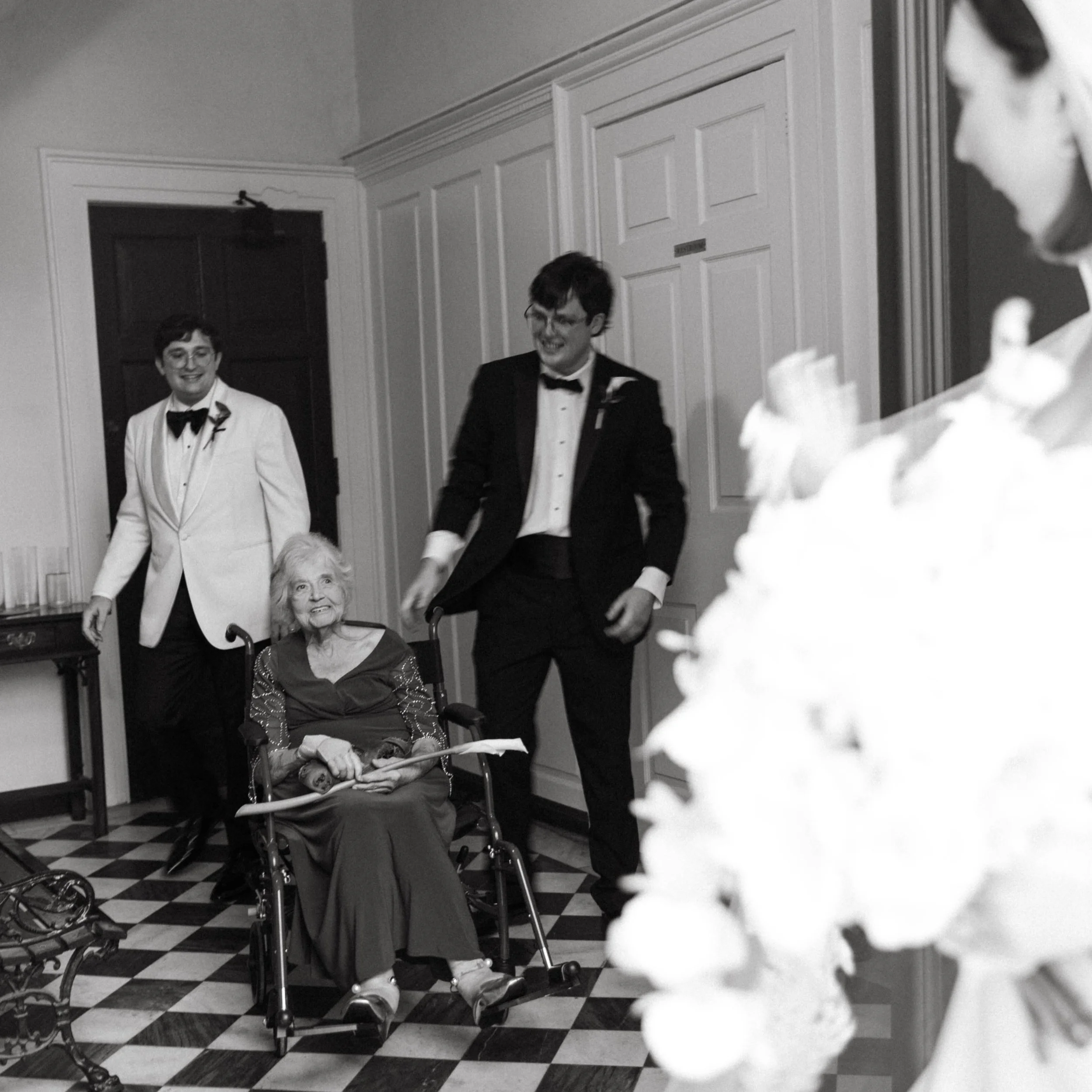 Some b&amp;ws from Jenna &amp; Samuels wedding day 🕊️

Venue: @francismarionhotel 
Ceremony: St John&rsquo;s Lutheran Church
Planner: @complete_charleston (Sana)
Photographer: @annagracec 
Band: @eastcoastentertainment 
Florist: @branchflowershop