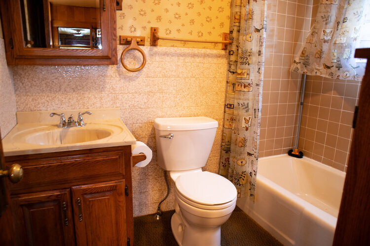 DOWNSTAIRS BATH 1 - BEFORE.jpg