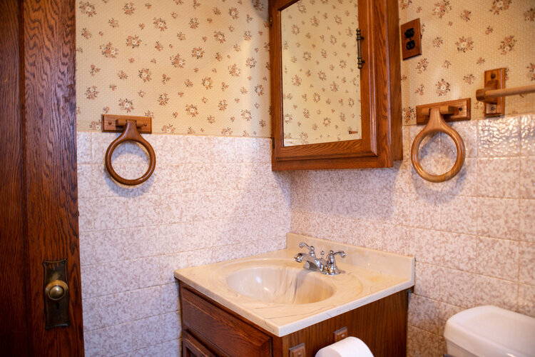 DOWNSTAIRS BATH 2 - BEFORE.jpg