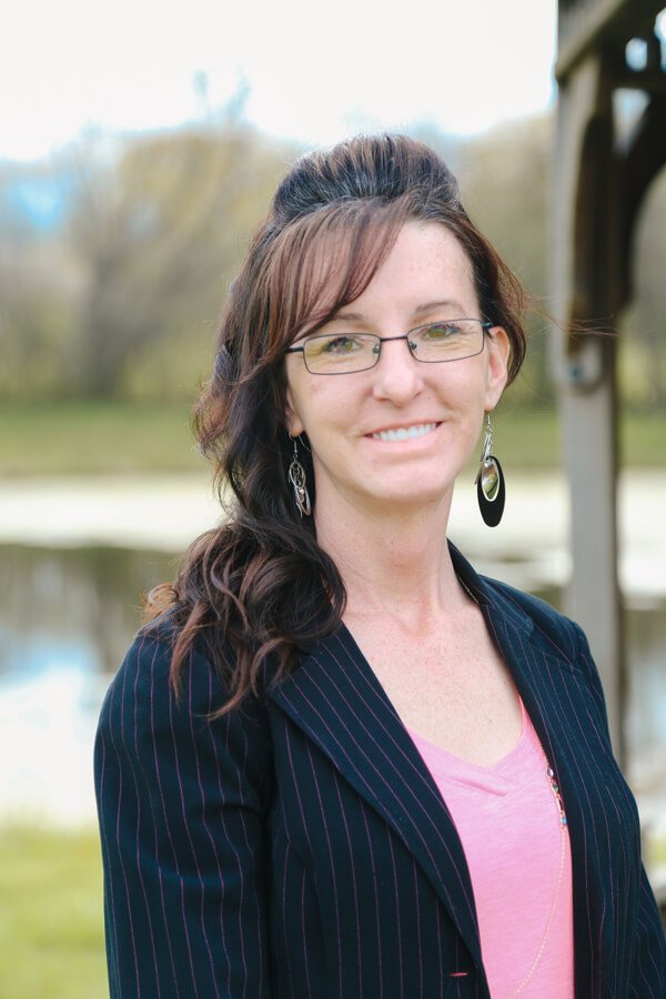 Amber Cook front desk receiptionist in Danville, Illinois
