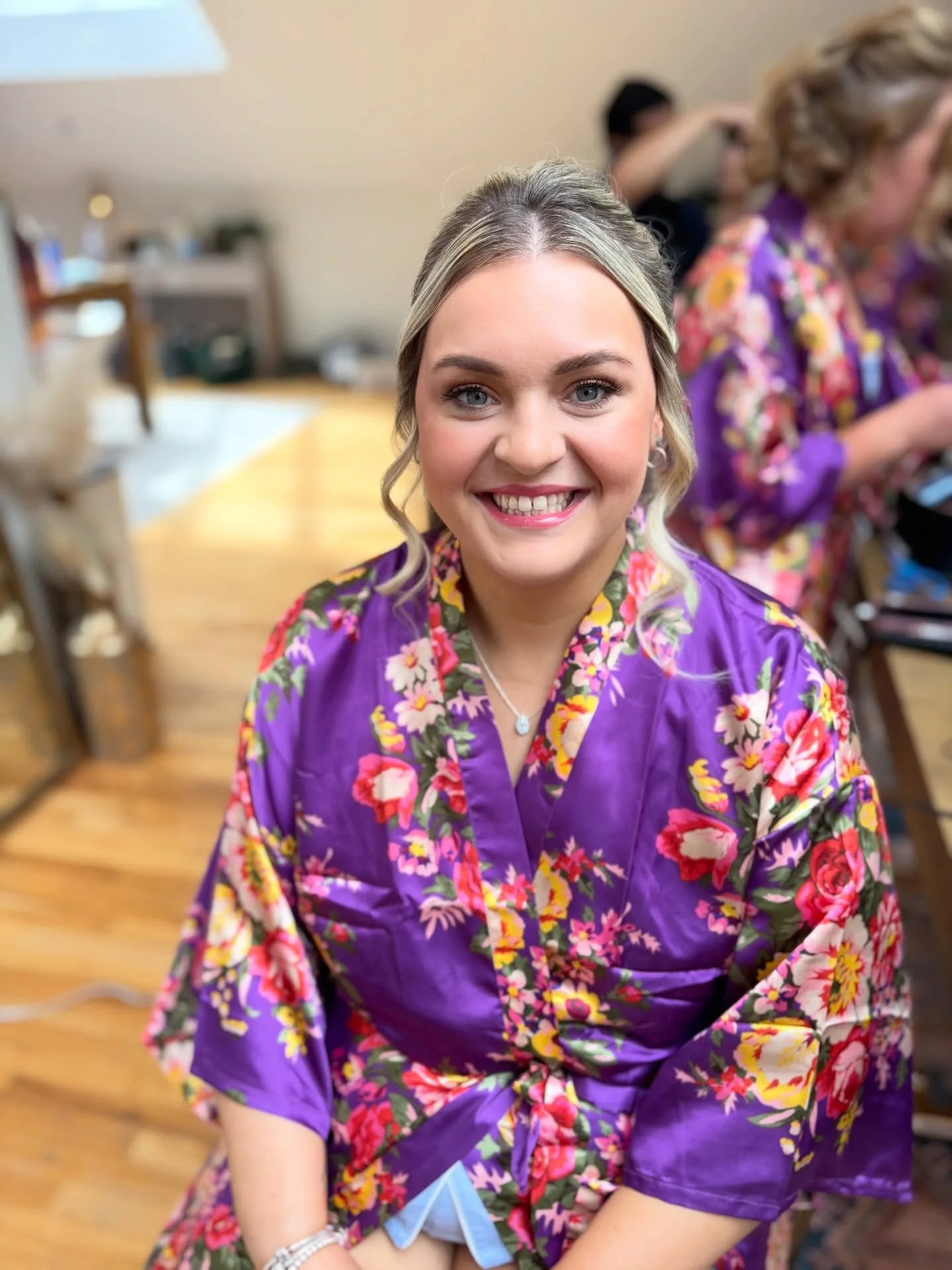So fun glamming this mother/daughter duo as the MOG and sister of the groom! Always amazing to be at  @willowdaleestate working in the gorgeous coach house!
