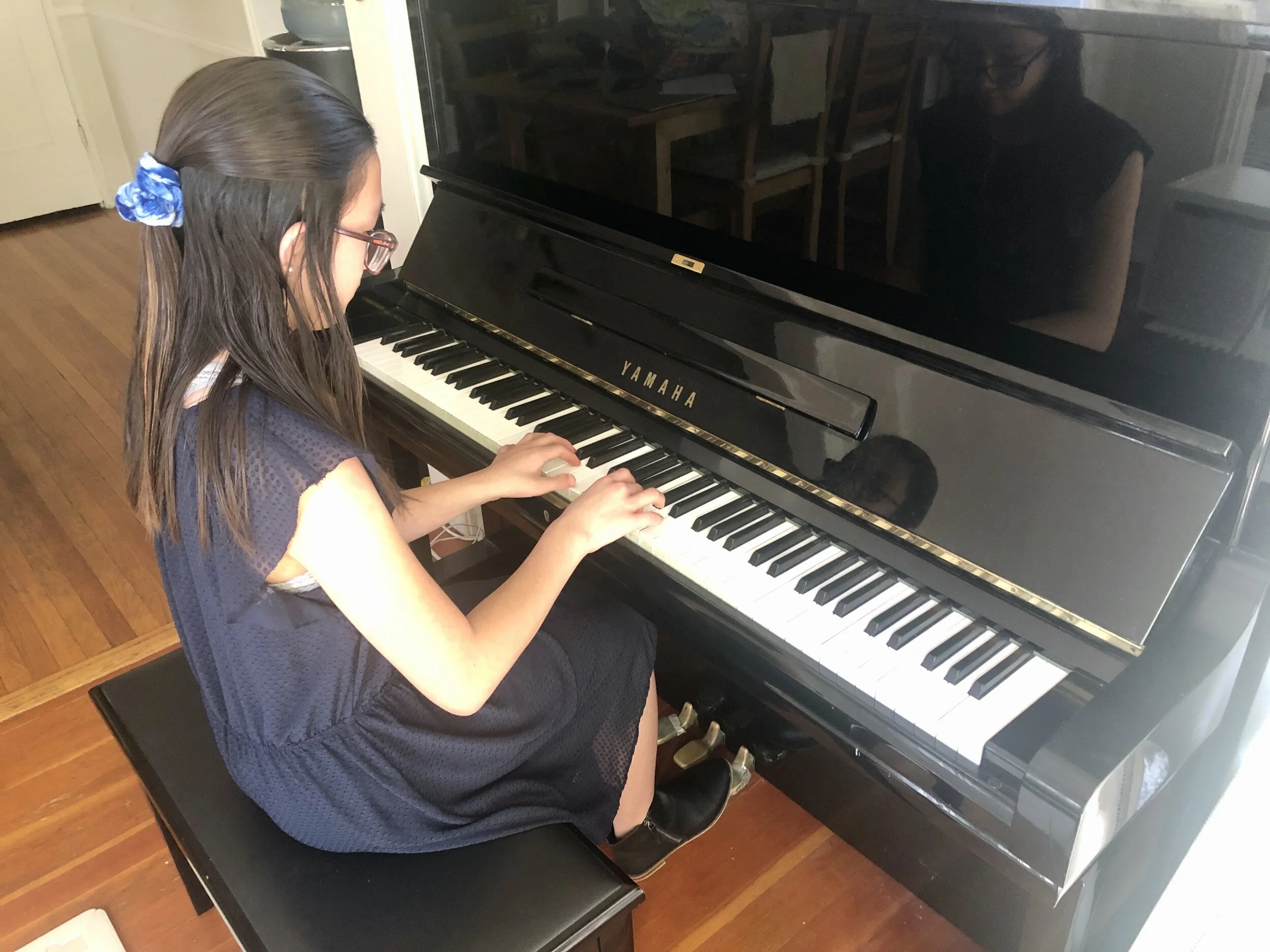 Hana Oberlander - playing.JPG