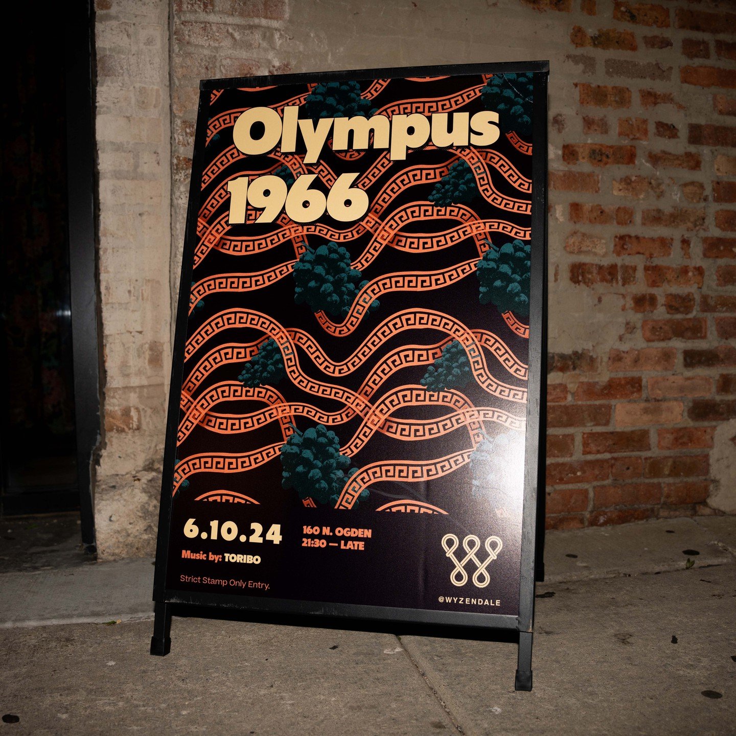 Olympus 1966 - 06.10.24

Celebration of greek mythology meeting a retro aesthetic.

#designdays #neocon #chicagodesign