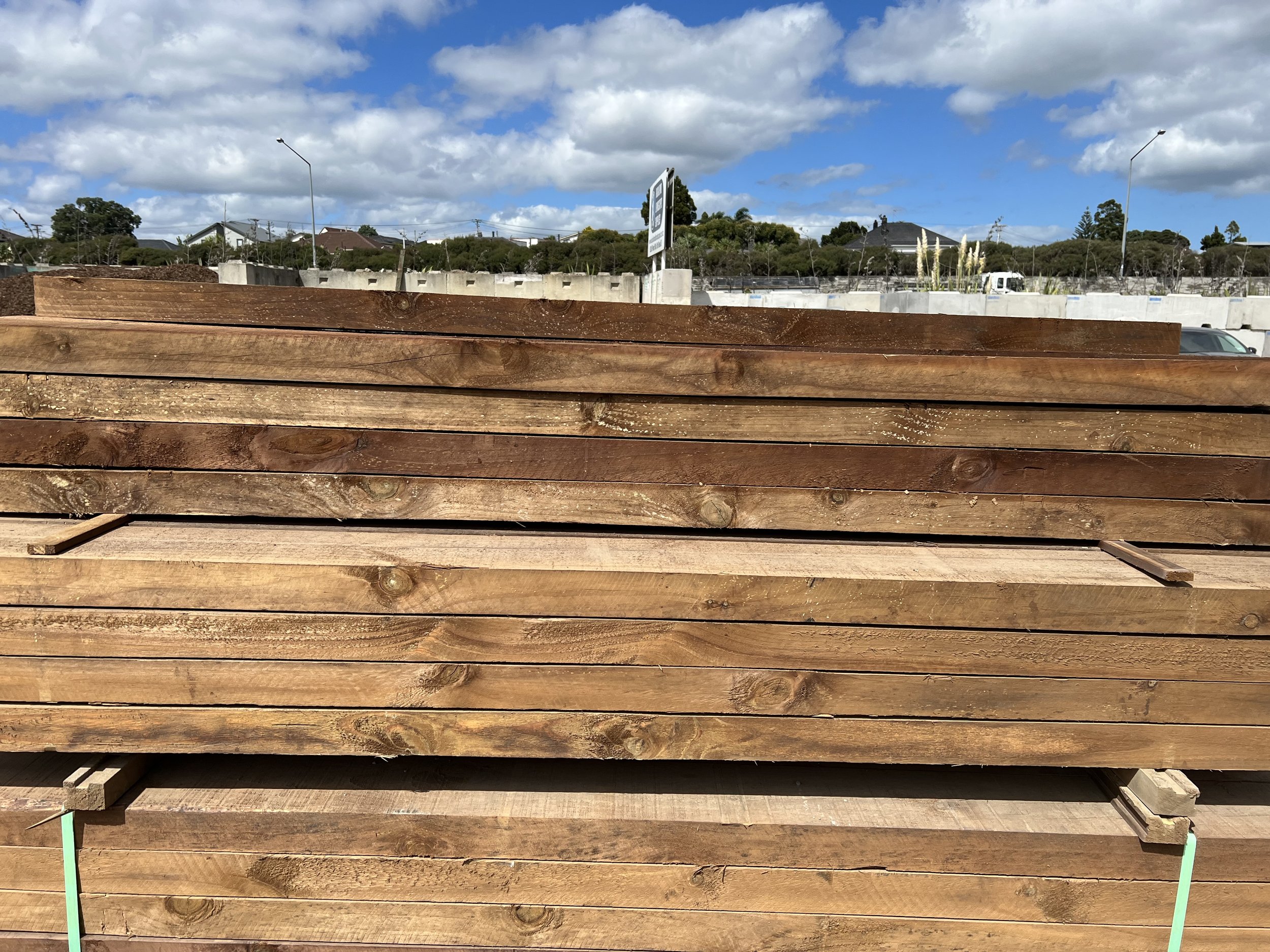 logs-sleepers-trustwood-pine-sleepers-h4-auckland-landscape-supplies