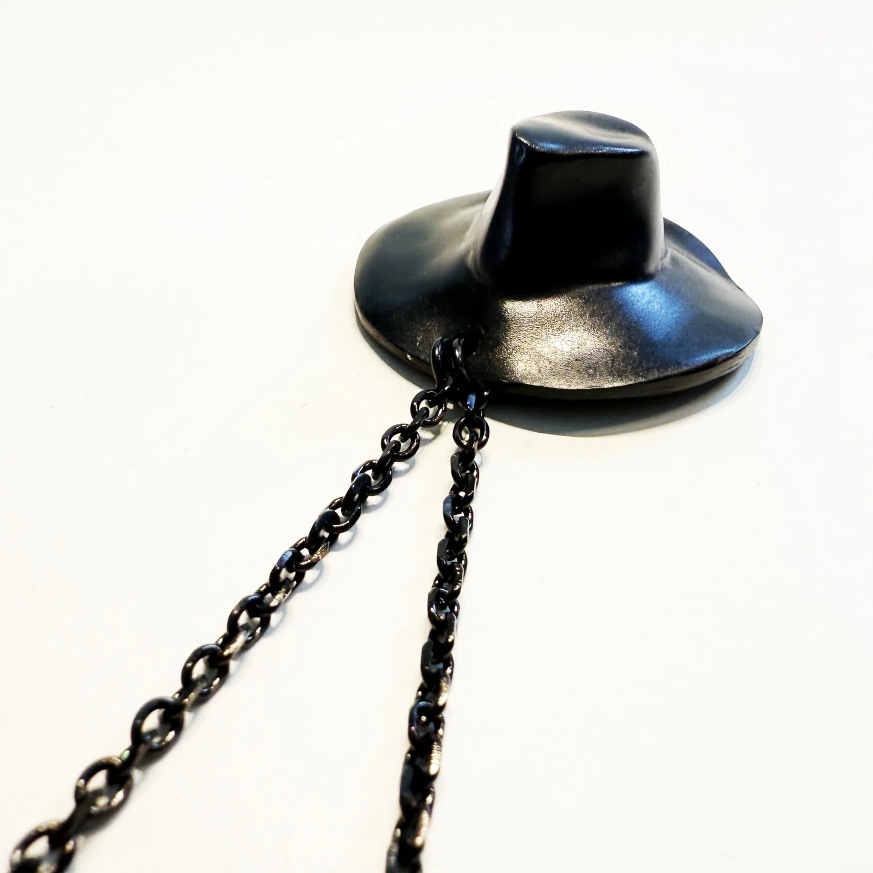HAT NECKLACE BLACK - 4.jpg