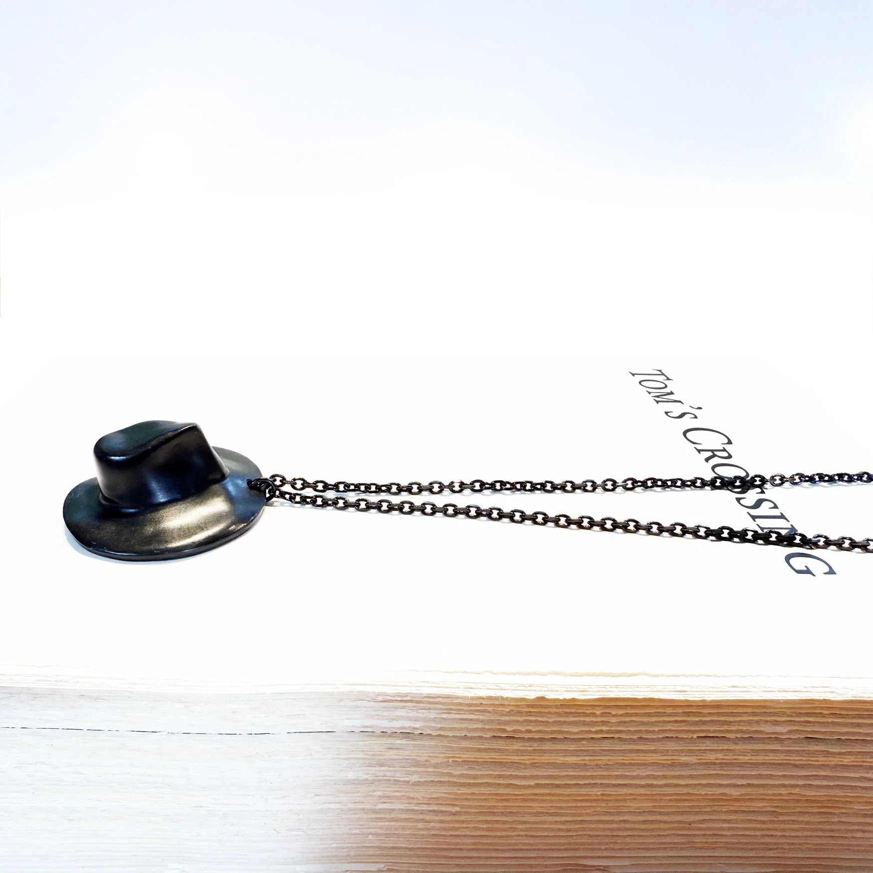 HAT NECKLACE BLACK - 3.jpg