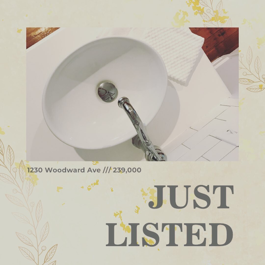 Just Listed and staging is complete!
.
.
This home was reinvented by the current owners.  The floor-plan was opened up and the kitchen location totally changed.  It’s light, bright, and big with 4 bedrooms.
.
.
Also new electrical was added so