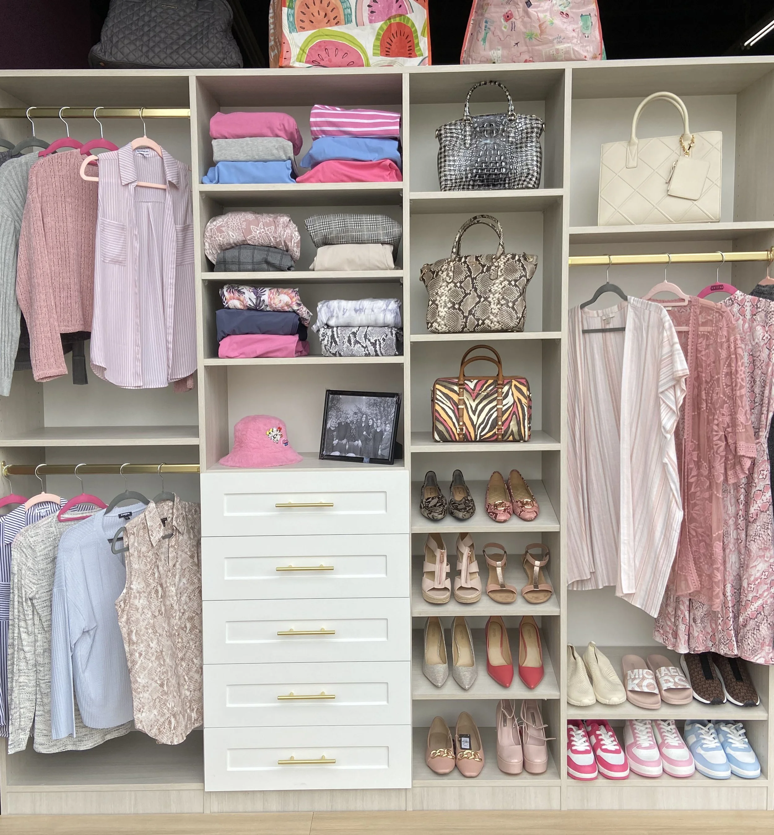 Custom-Closet_shelves-drawers.jpg