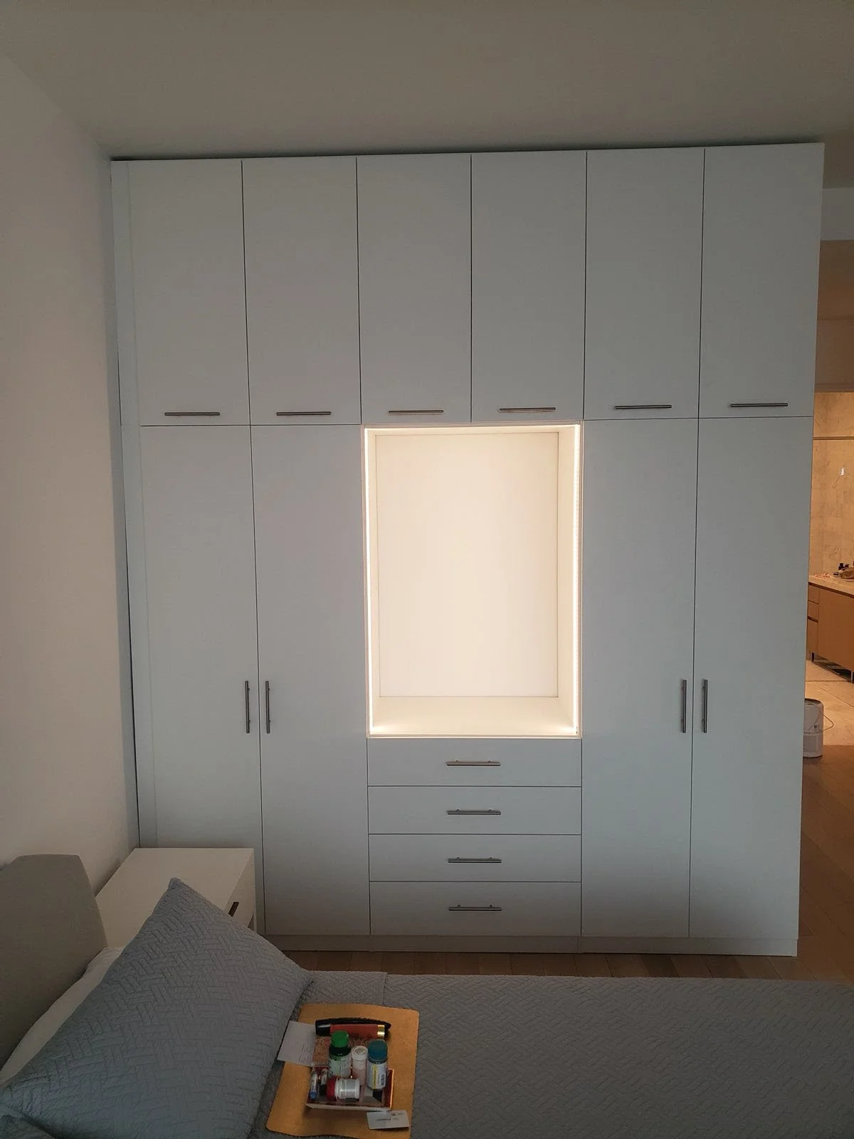 builtincloset-withlighting-doors-white.jpg