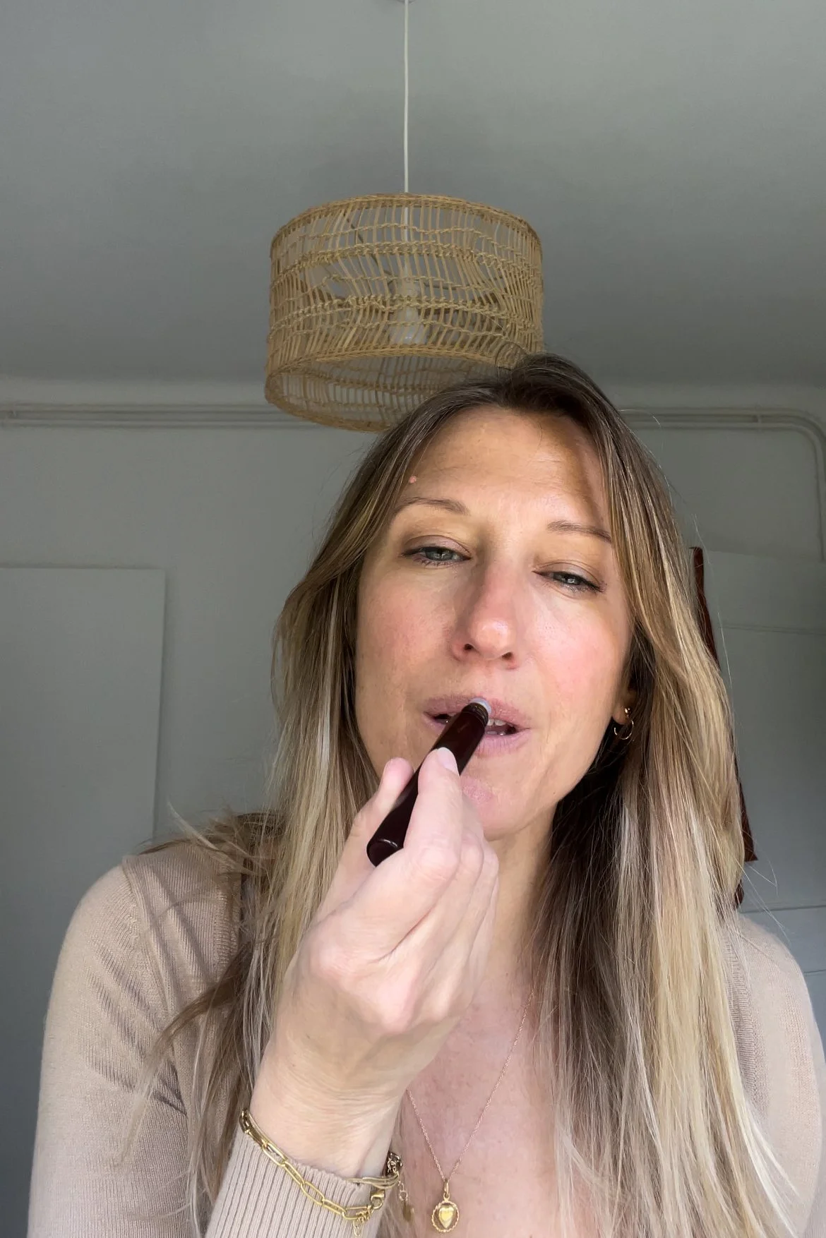 Blooming Botanicals: DIY Lip Gloss for Luscious, Nourished Lips