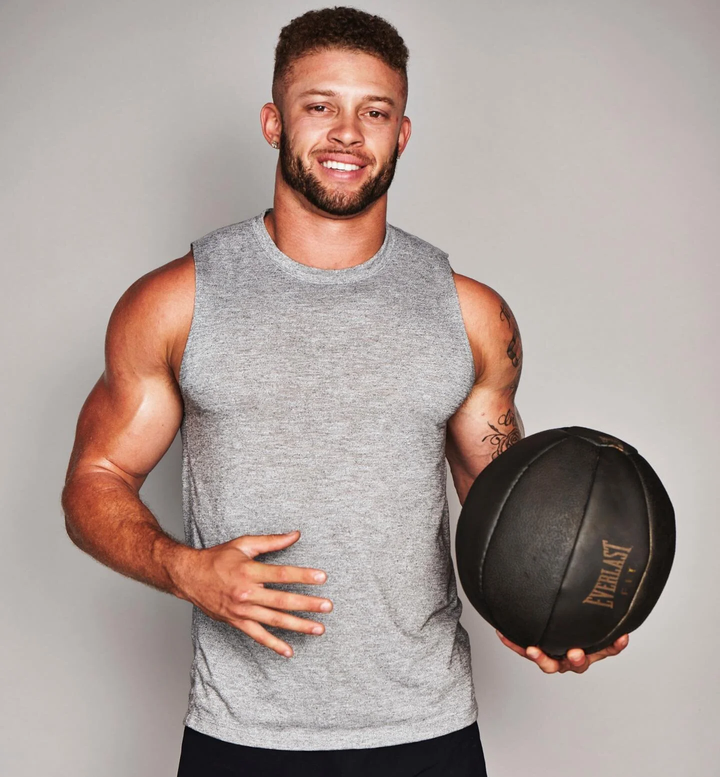You&rsquo;ll never discover what else you&rsquo;re capable of if you stay in one place. Get uncomfortable. Get moving! 😤
⬇️
.
As we get closer to an important date (that I&rsquo;ll reveal soon) 🥳 I&rsquo;m excited to be sharing a lot more of my fit