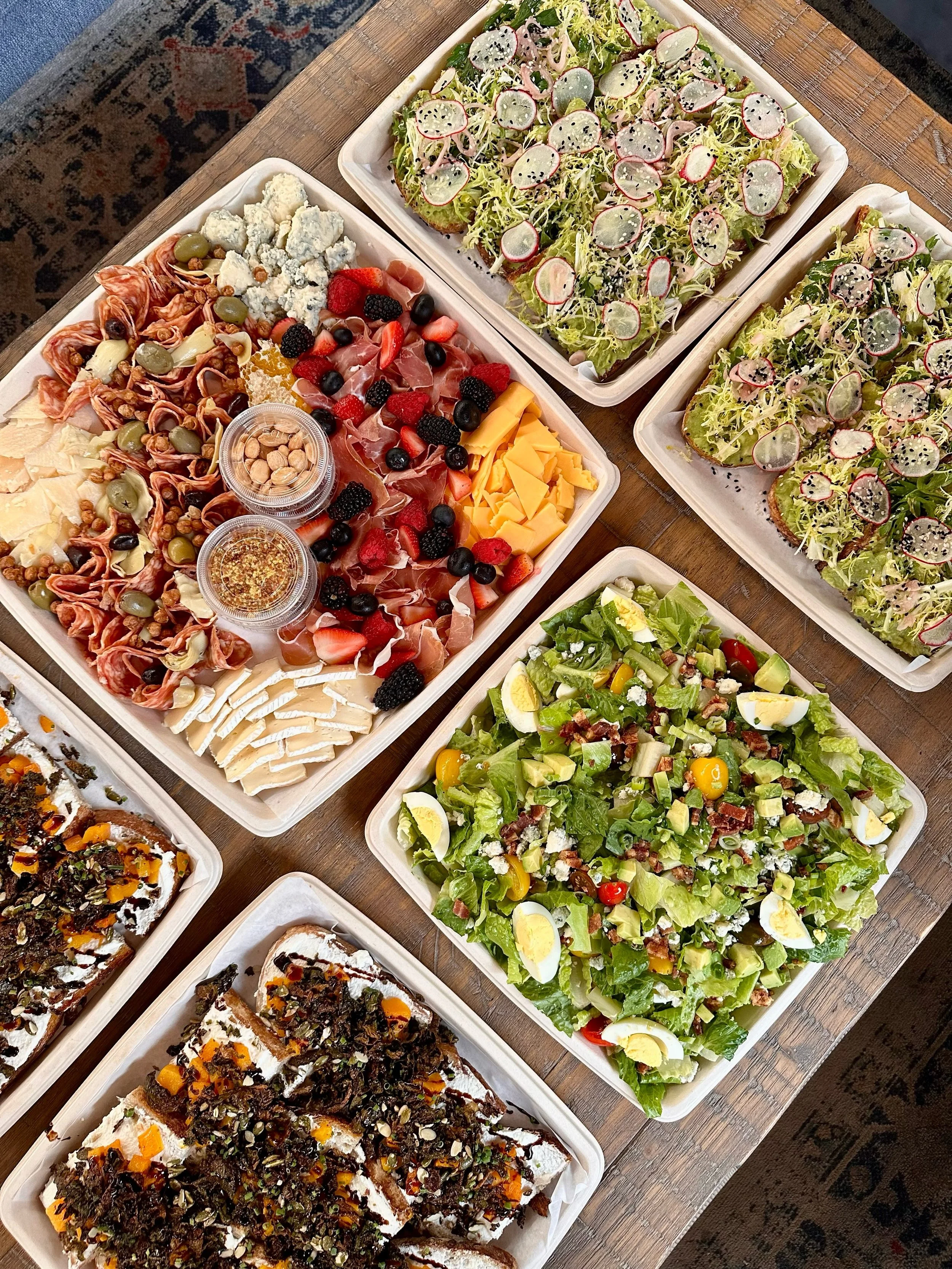 Labor Day weekend is coming up! Be sure to close out summer with friends and family and let T&amp;O cater your celebration. Click the link in bio to place your order now 🍽️