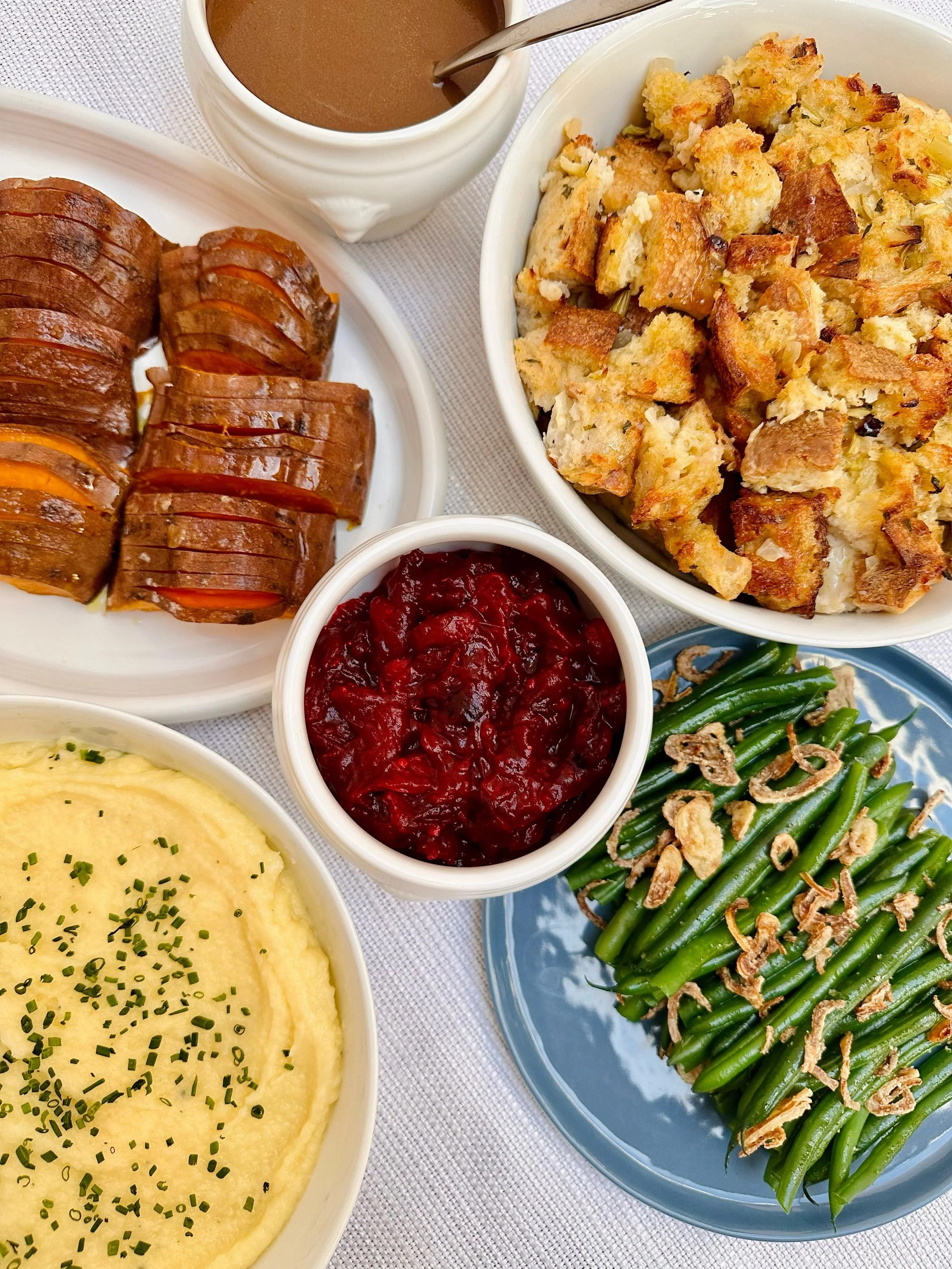 We&rsquo;re offering our T&amp;O Thanksgiving catering menu again this year! Cross one thing off your to-do list and let us handle your holiday menu 🍽️ Yukon gold whipped potatoes, sourdough stuffing with fresh herbs, and candied sweet potatoes with