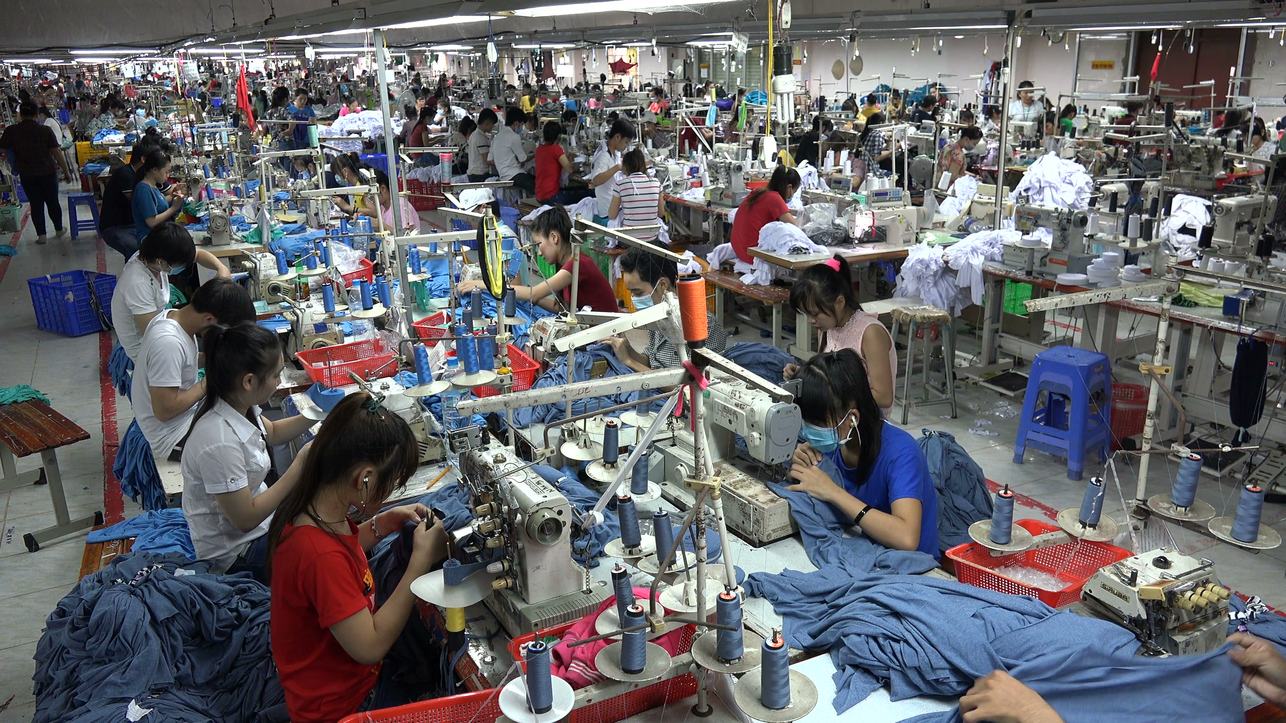 Lavandería a monedas Mal uso Retener Manufacturing in China Vs. Vietnam Guide // Vietnam and China Sourcing Pros  and Cons — Cosmo Sourcing
