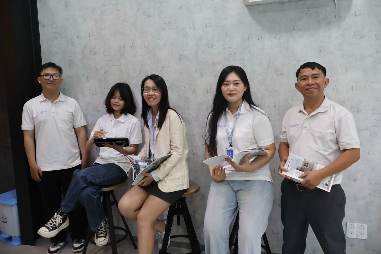 The Cosmo Sourcing team in Vietnam