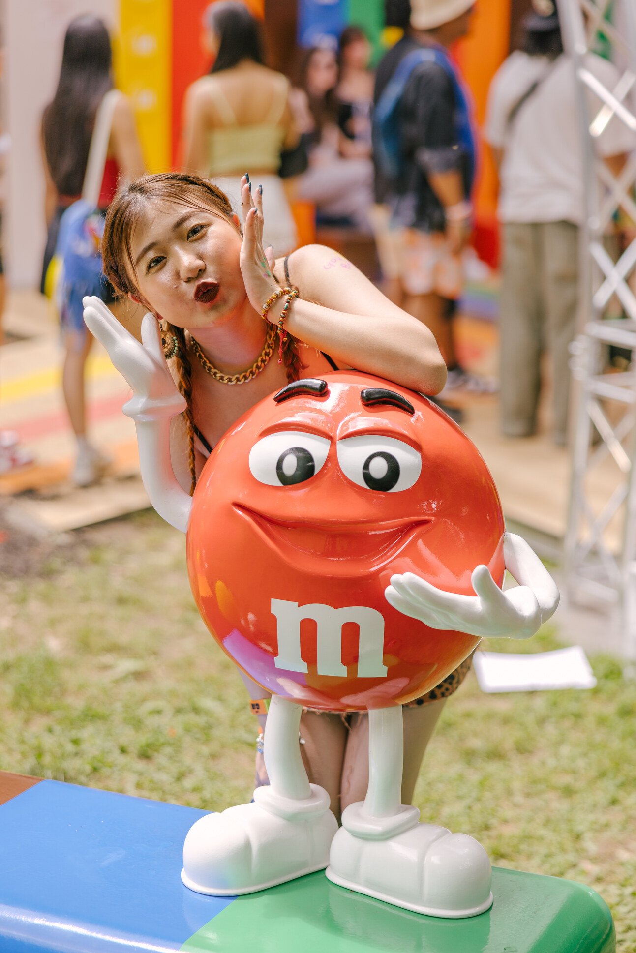 2024-0608-Ohello_M&Ms-Sweet-Tour_Gov-Ball_Premium-Items_Engagement-51856.jpg