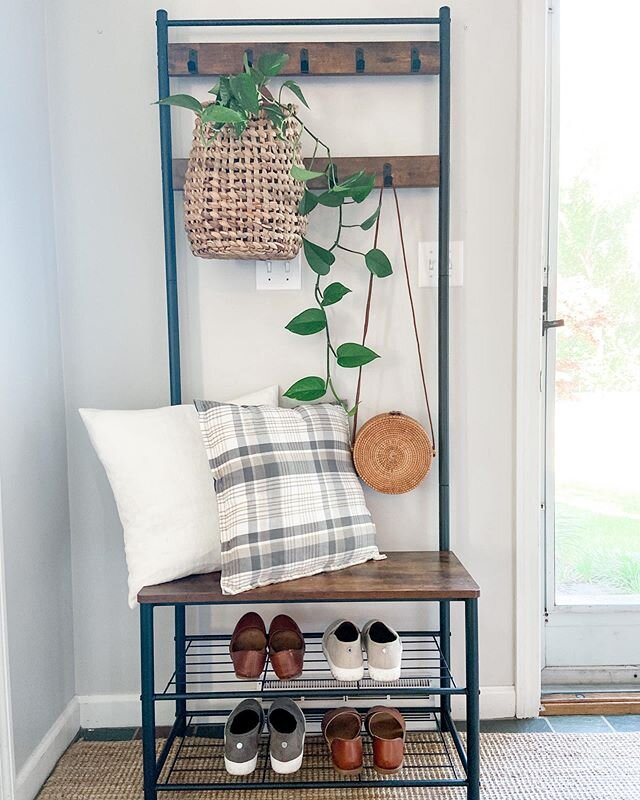 Loving this beautiful and affordable vintage entryway coat rack! Assembly is quick and easy and the modern farmhouse look adds character to any entry! Thank you @vasaglefurniture for this great addition to our main entrance!.
.
Use code INS10 for 10%